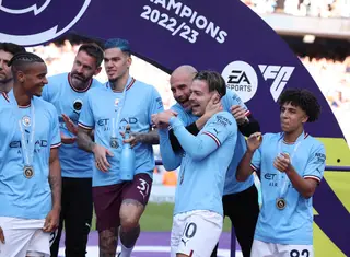 O Man. City empatou mas Pep Guardiola ficou contente com os jogadores: “Há 40 horas bebemos todo o álcool de Manchester”