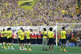 Um drama desolador em Dortmund ofereceu ao Bayern a 11.ª Bundesliga consecutiva
