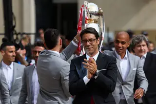 A festa do Benfica foi até à Câmara Municipal de Lisboa, onde Rui Costa falou: “É inteiramente merecido este campeonato”