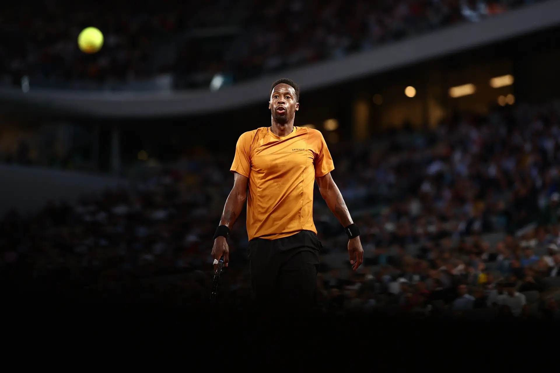 Mais de 3h30 e algumas cãibras depois, Gael Monfils pensou na filha. E rugiu ao recuperar de 0-4 no quinto set em Roland-Garros