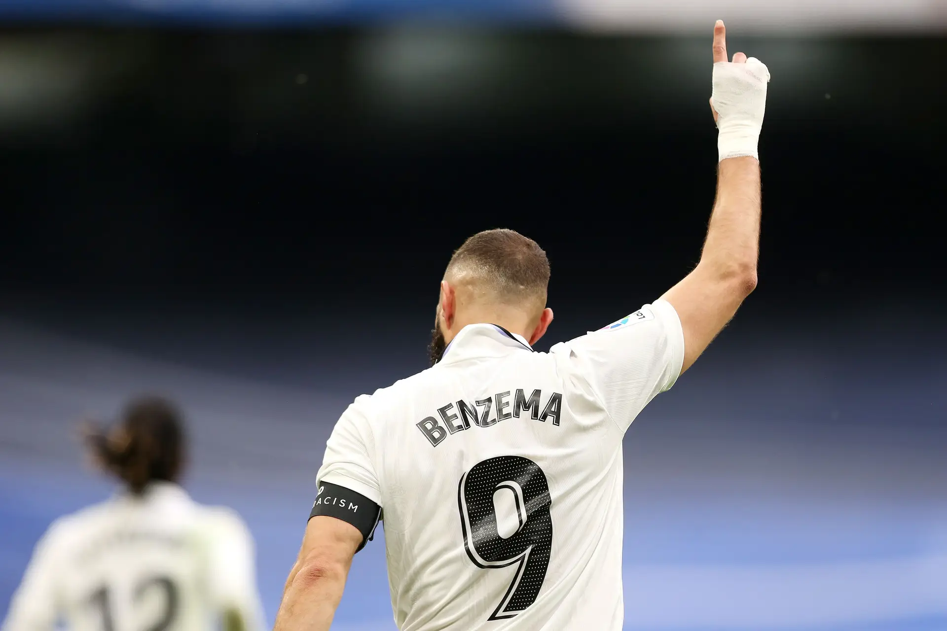 Benzema leva a 12.ª Bola de Ouro para o Real Madrid