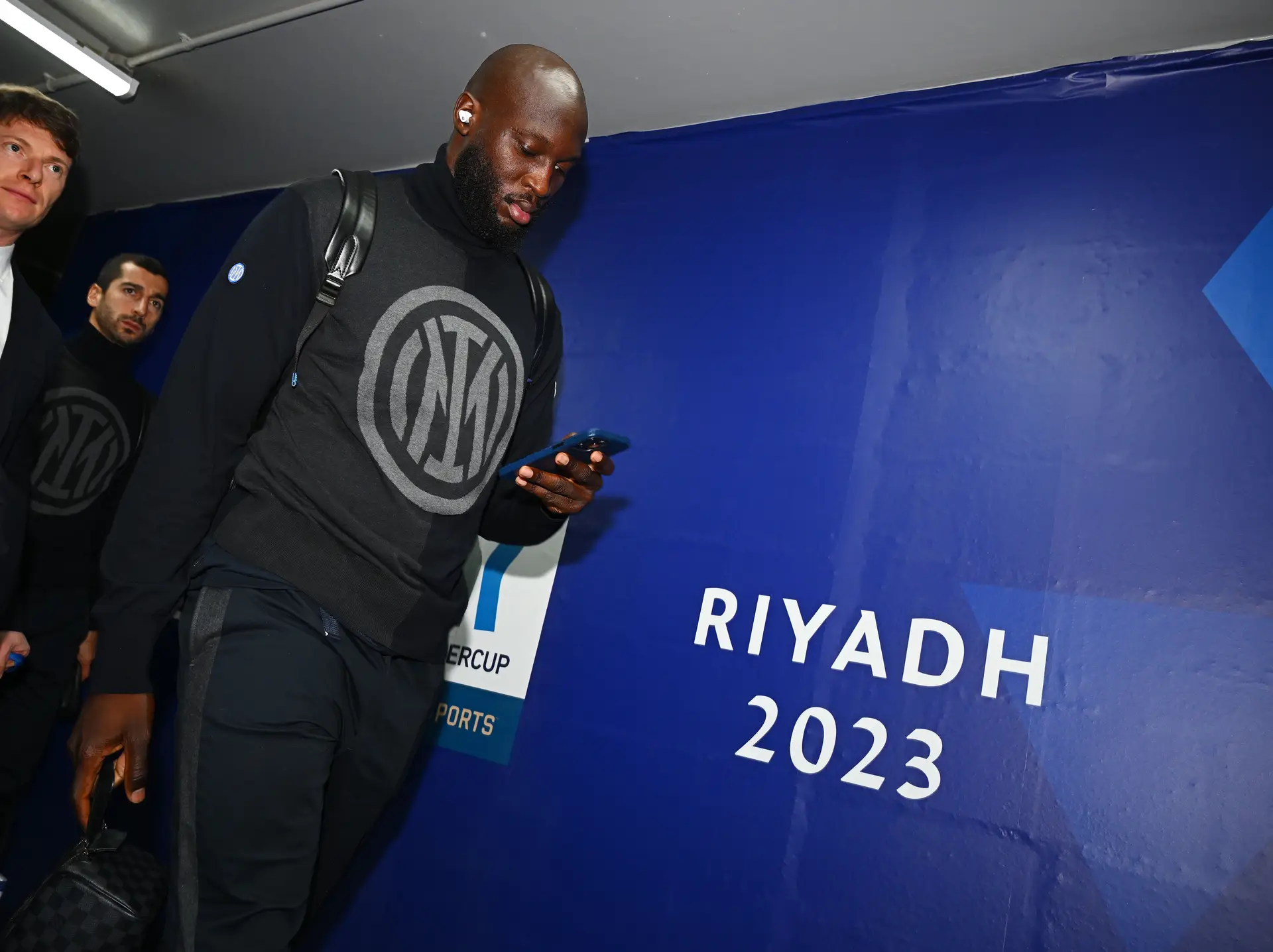 A chuva de estrelas na Arábia Saudita não promete amainar: Lukaku, Mahrez, Ziyech e Coutinho na mira