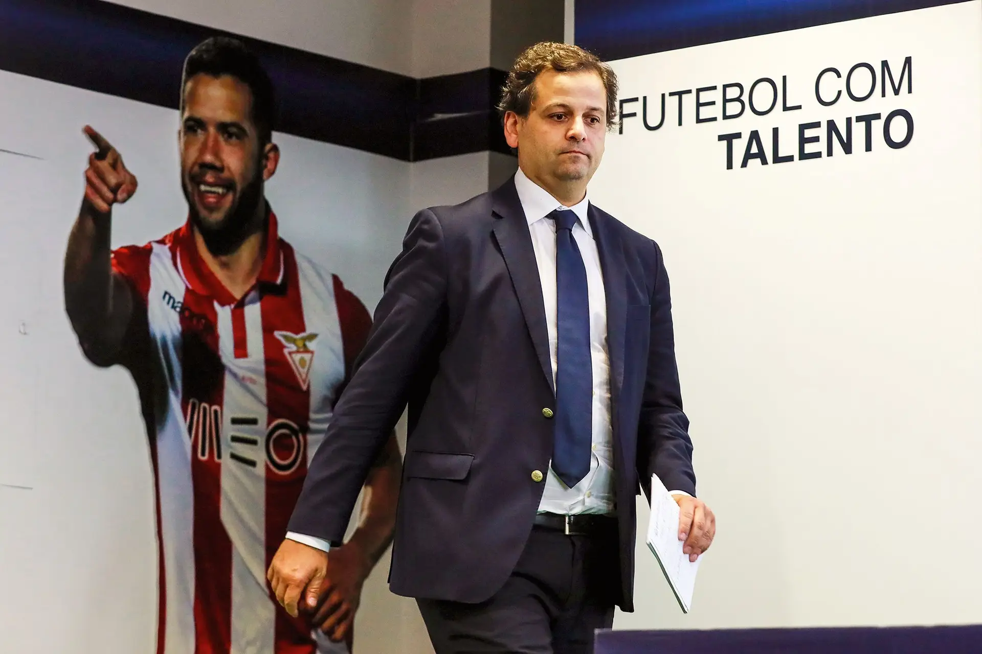 Ex-dirigente da Liga de Clubes pressionou Governo para acelerar vistos de jogadores