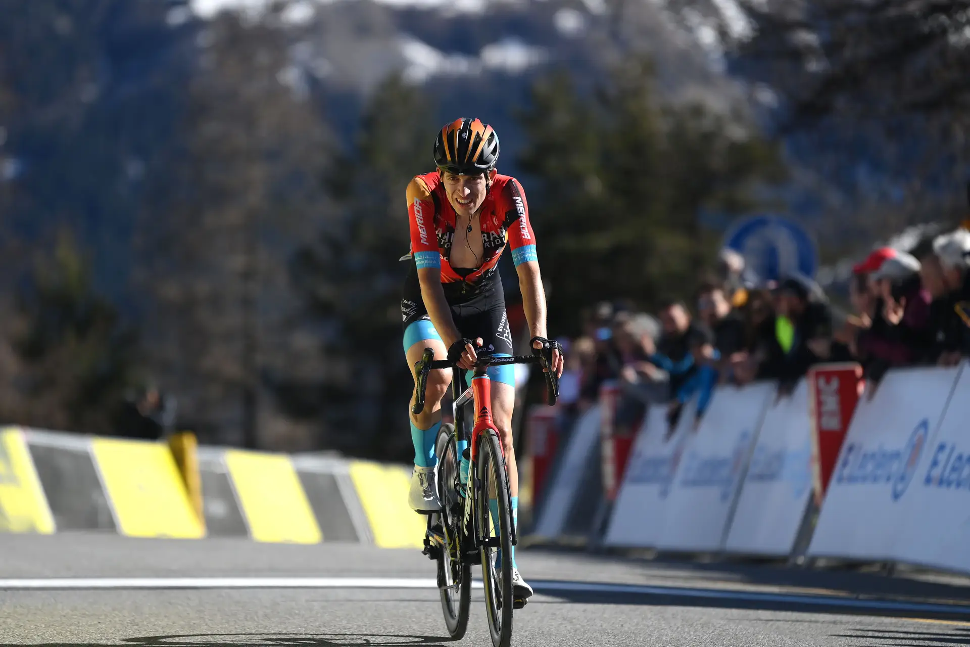 Ciclismo de luto: Gino Mäder morre após queda na Volta à Suíça