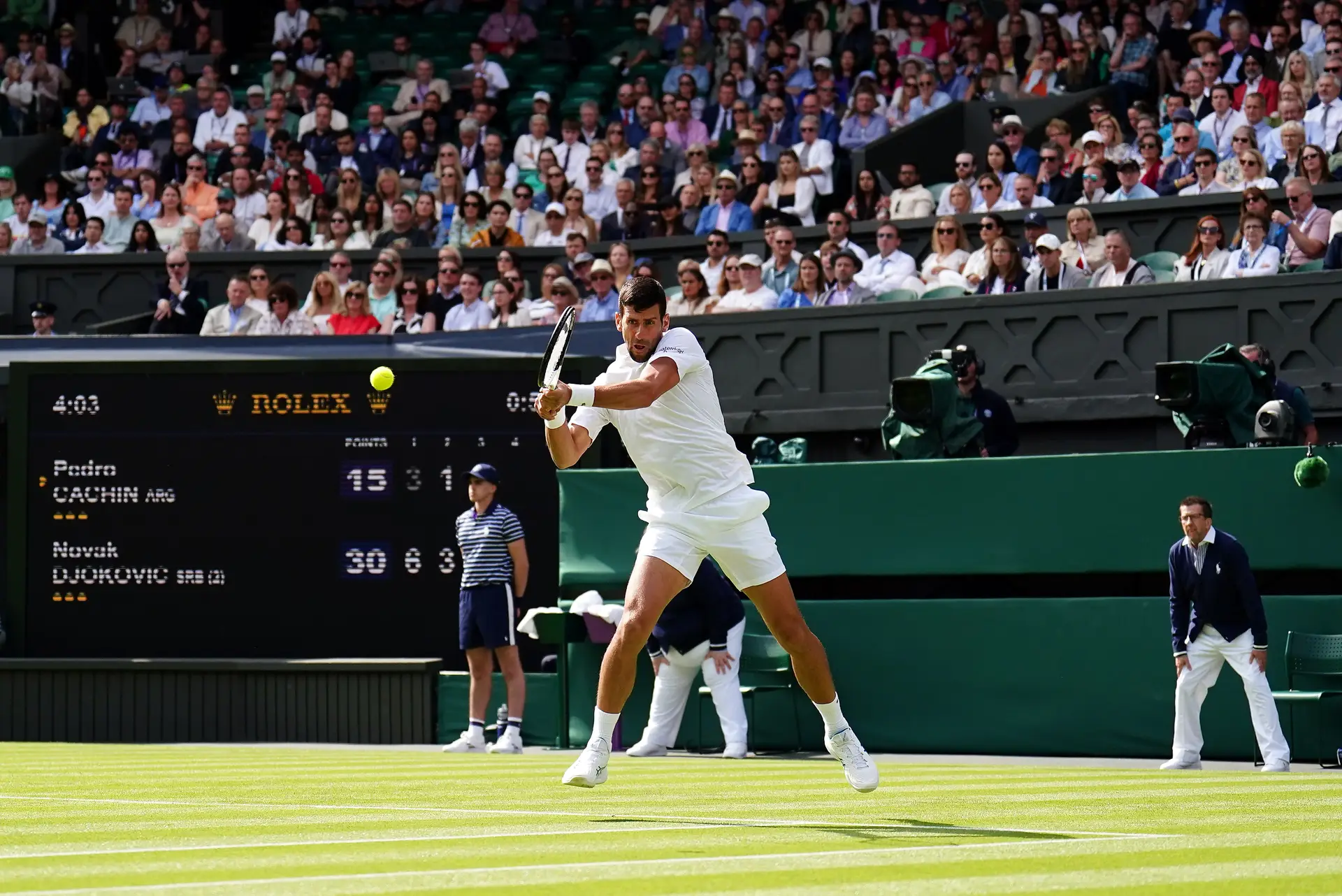 Djokovic bate Nadal pela quinta vez e é campeão em Wimbledon