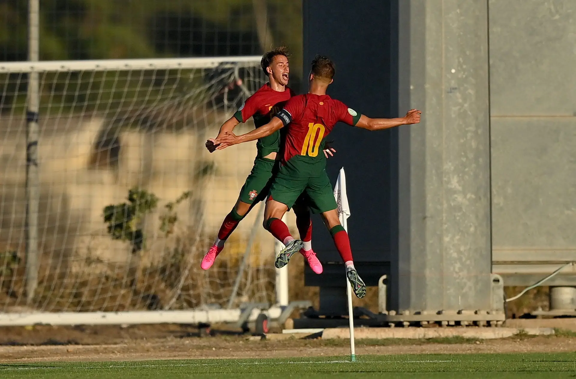 Portugal estreia-se com triunfo sobre a Polónia no Europeu de sub-19