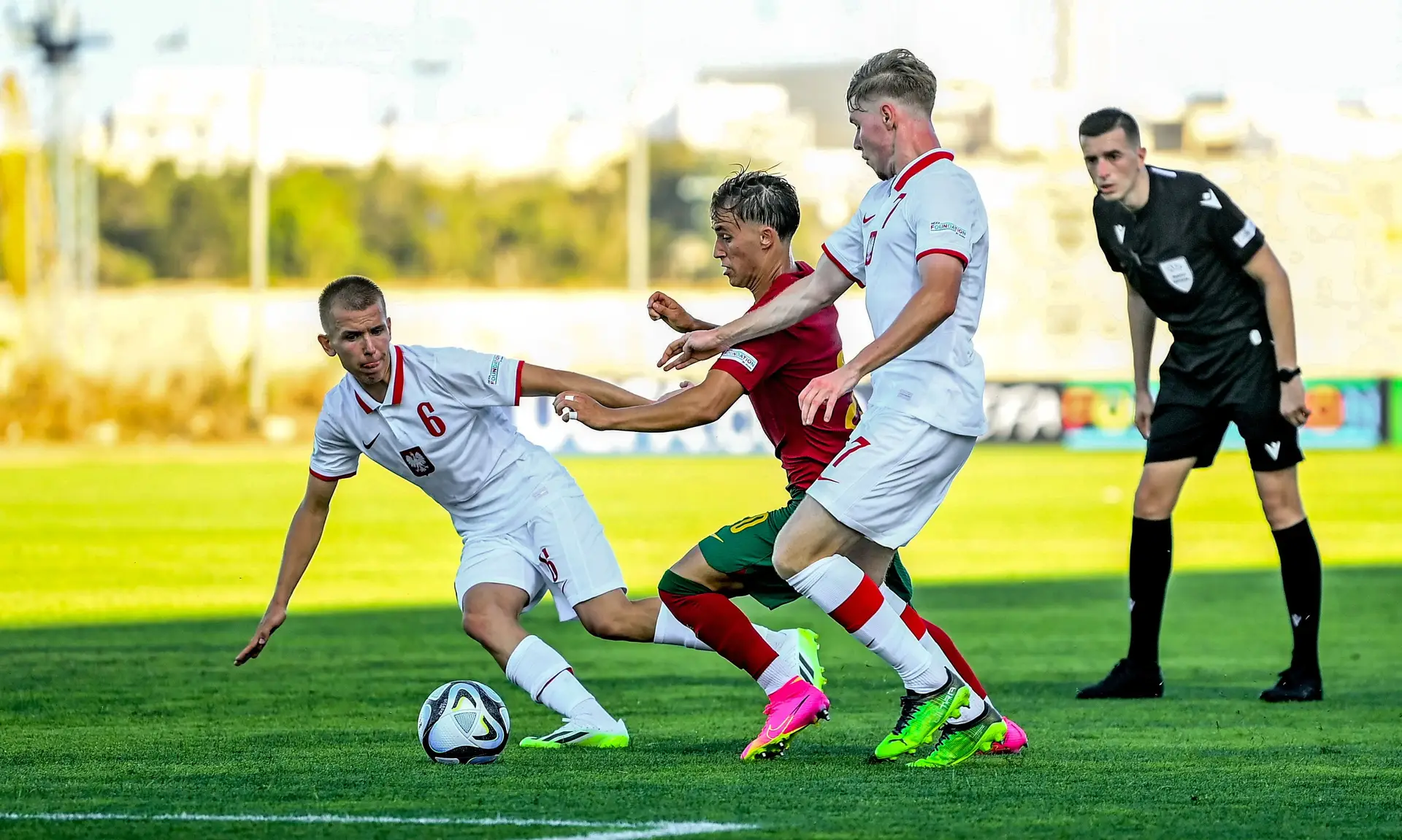 Portugal estreia-se com triunfo no Europeu de sub-19 - SIC Notícias