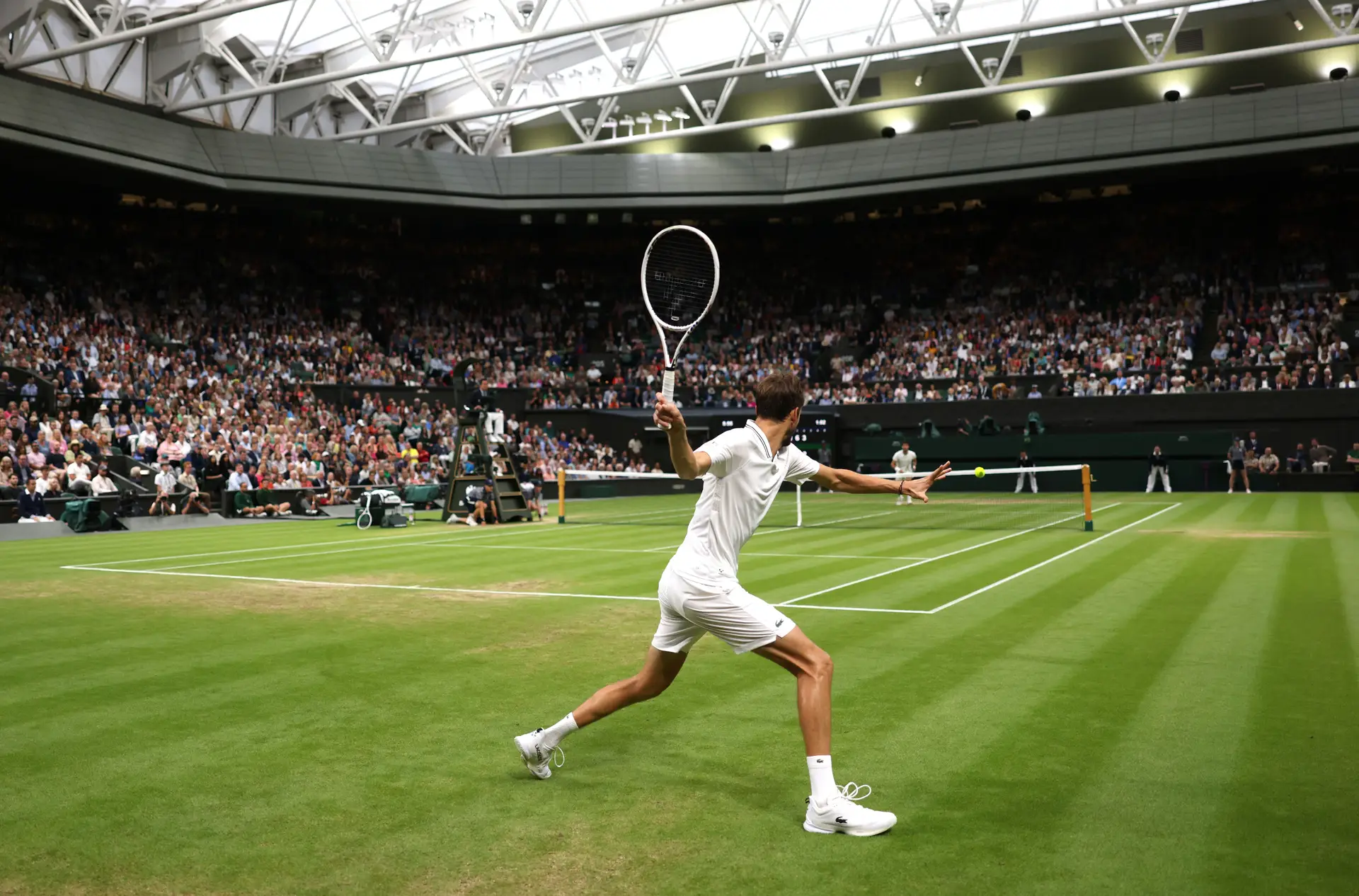 E Sinner, como tantos, sucumbiu à grandeza de Djokovic em Wimbledon