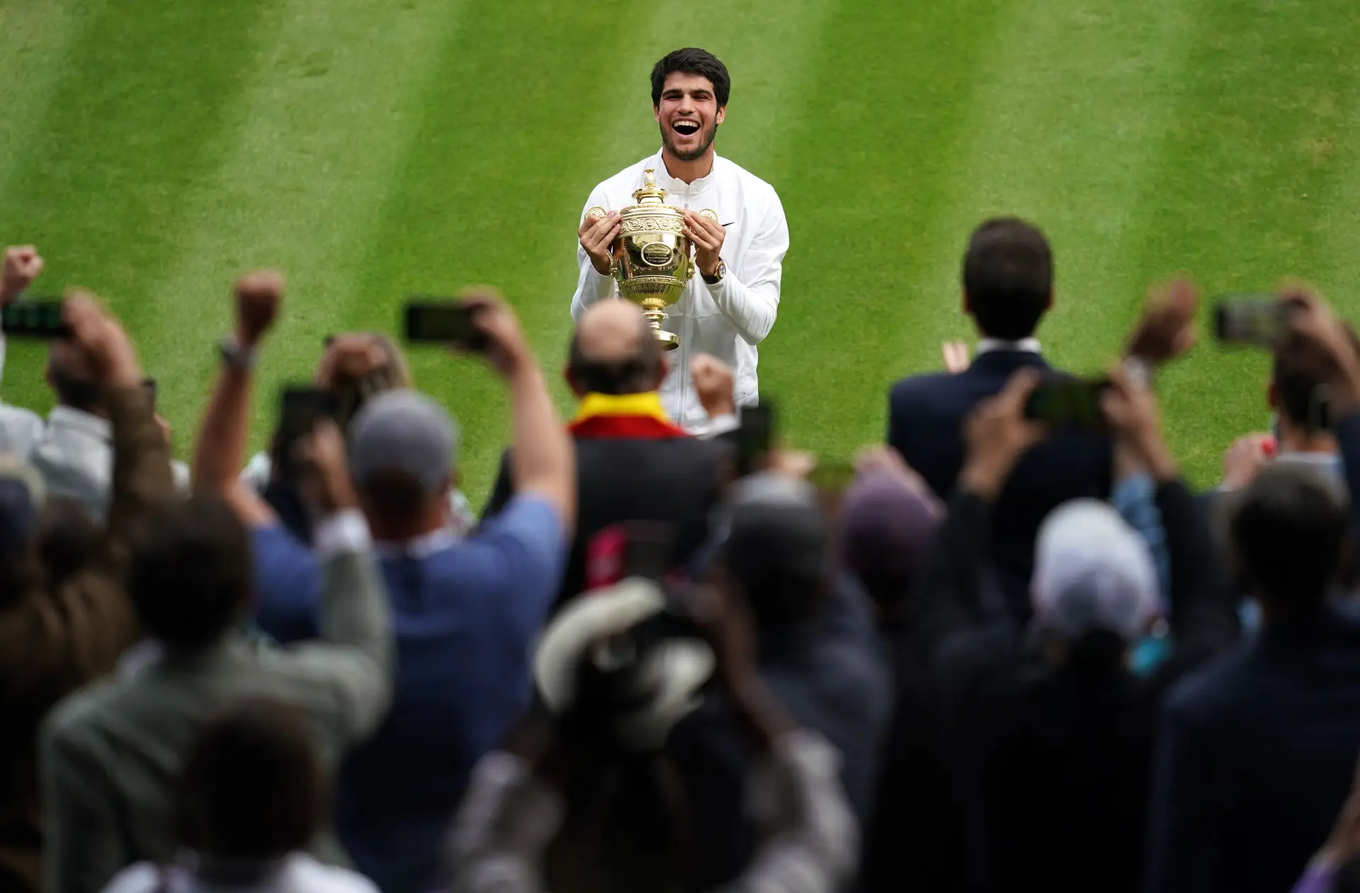 Em Wimbledon, o (ainda) monstrinho Alcaraz destronou o monstro Djokovic