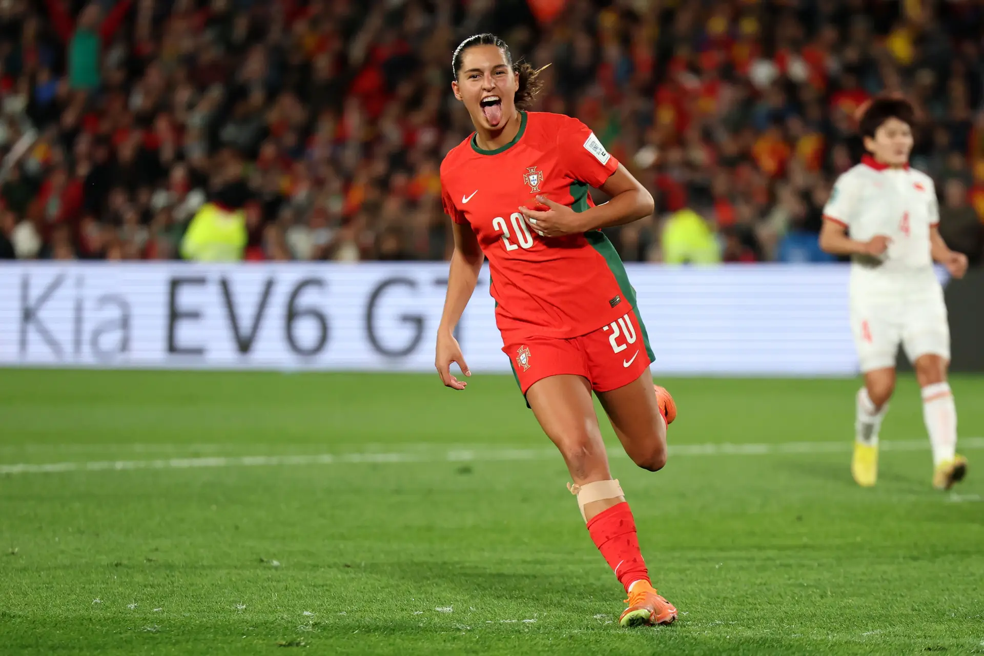 Kika Nazareth: “O sorriso não engana. É especial jogar por Portugal, cantar o hino por Portugal, marcar um golo por Portugal”