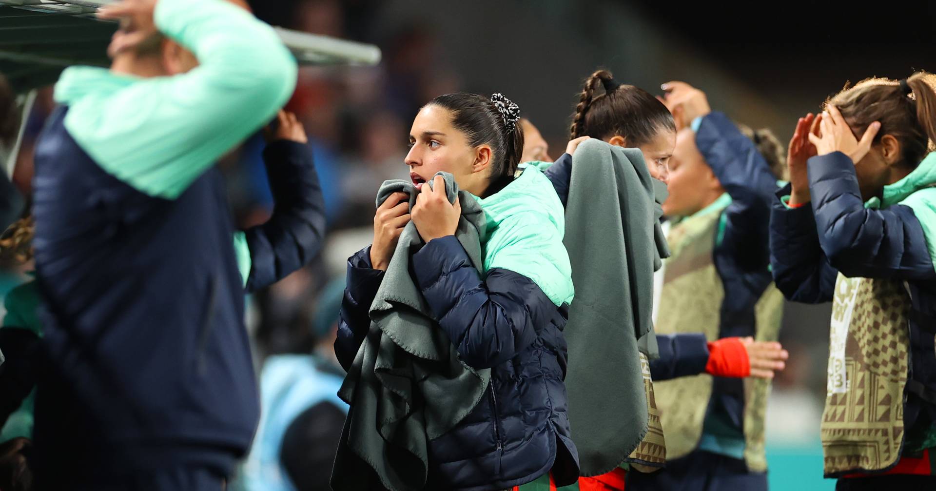 Futebol feminino cresce na Europa e bate recorde de público em