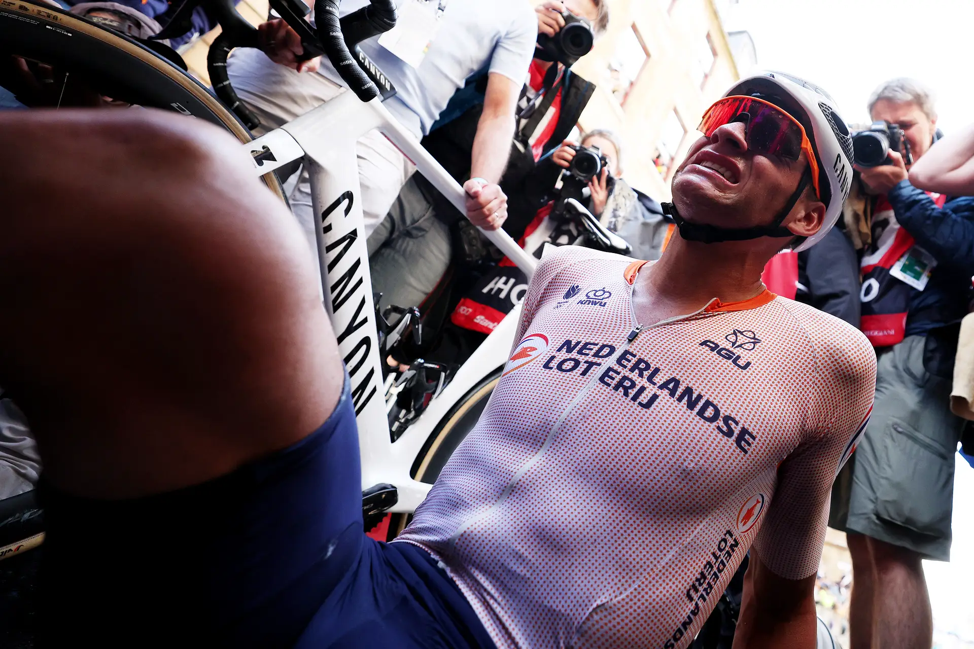 A Gazeta  Ciclismo - Francês Julian Alaphilippe é o campeão mundial de 2020