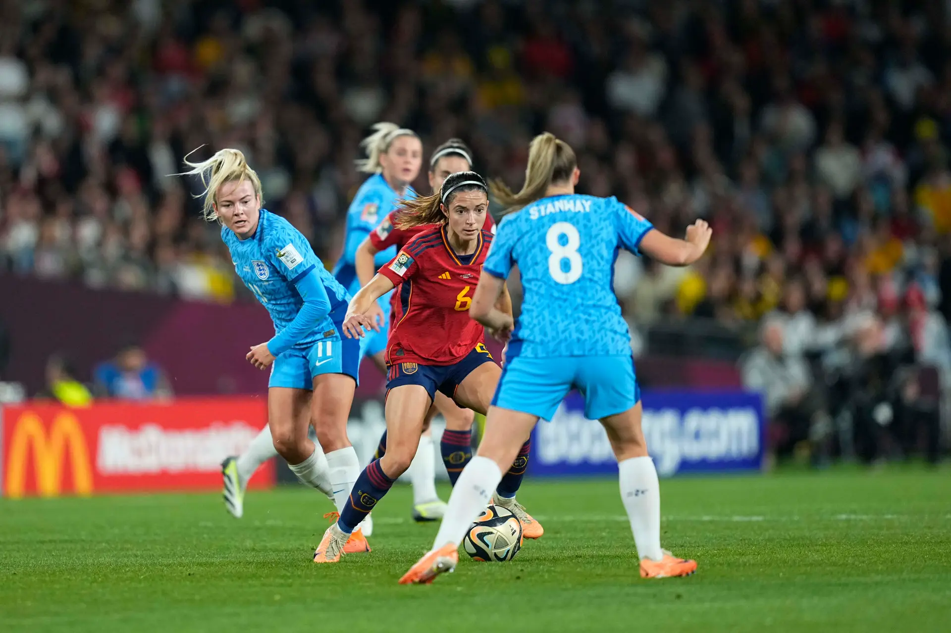 Inglaterra está pronta para enfrentar dinamismo da Espanha na final,  garante treinadora