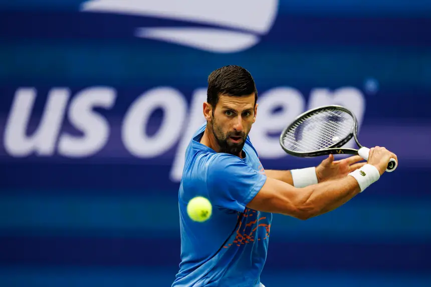 Bastou uma vitória de Djokovic no primeiro jogo do US Open para garantir  uma mudança de trono no ténis