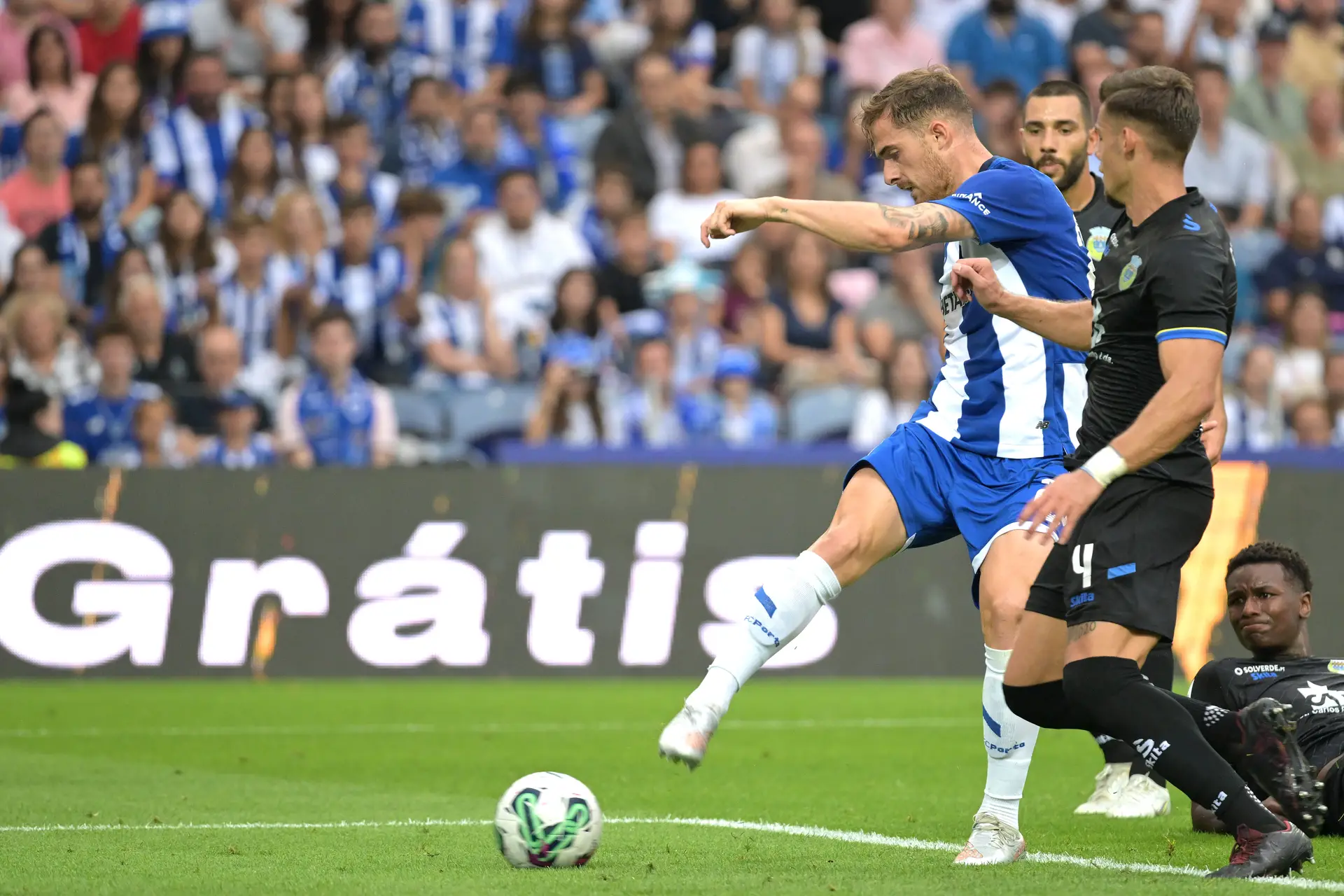 Toni Martínez dispôs das melhores oportunidades do FC Porto na primeira parte