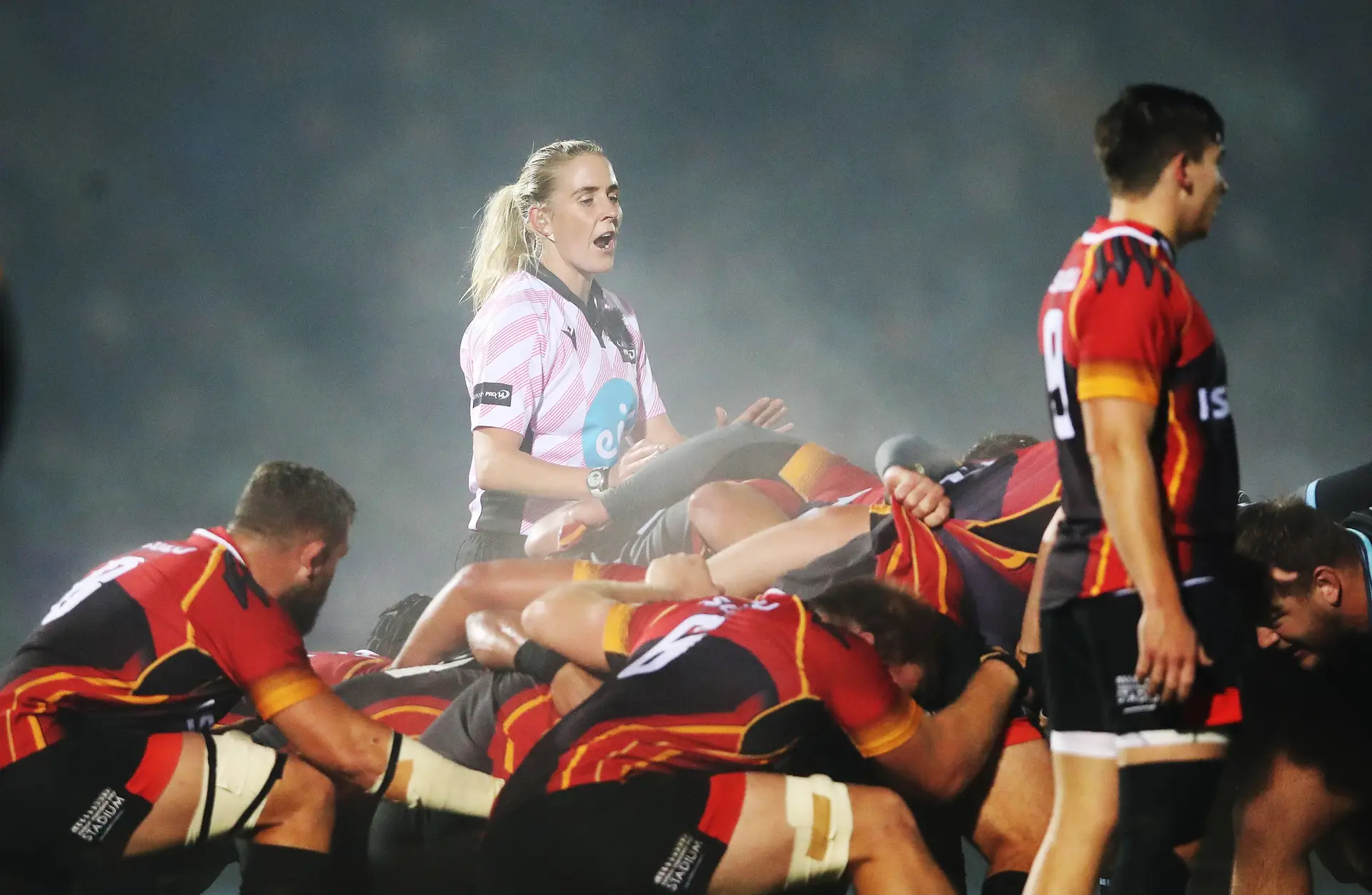 Joy Neville é a primeira árbitra num Mundial de râguebi masculino. “É muito ponderada”, diz a árbitra portuguesa que por ela já foi apitada