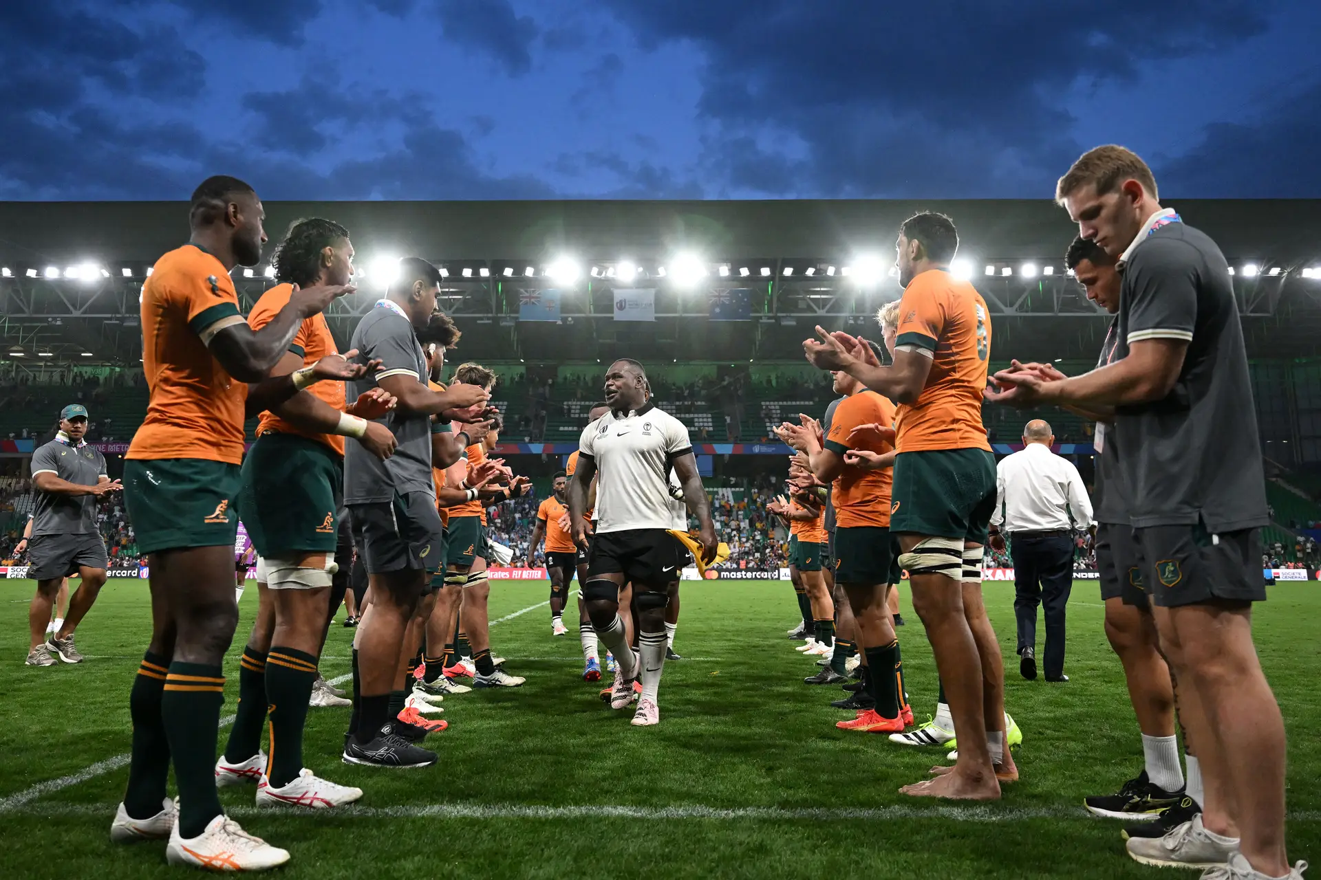 As Ilhas Fiji ganharam à Austrália na fase de grupos do Mundial, por 22-15. Há 69 anos que não venciam essa potência do râguebi.
