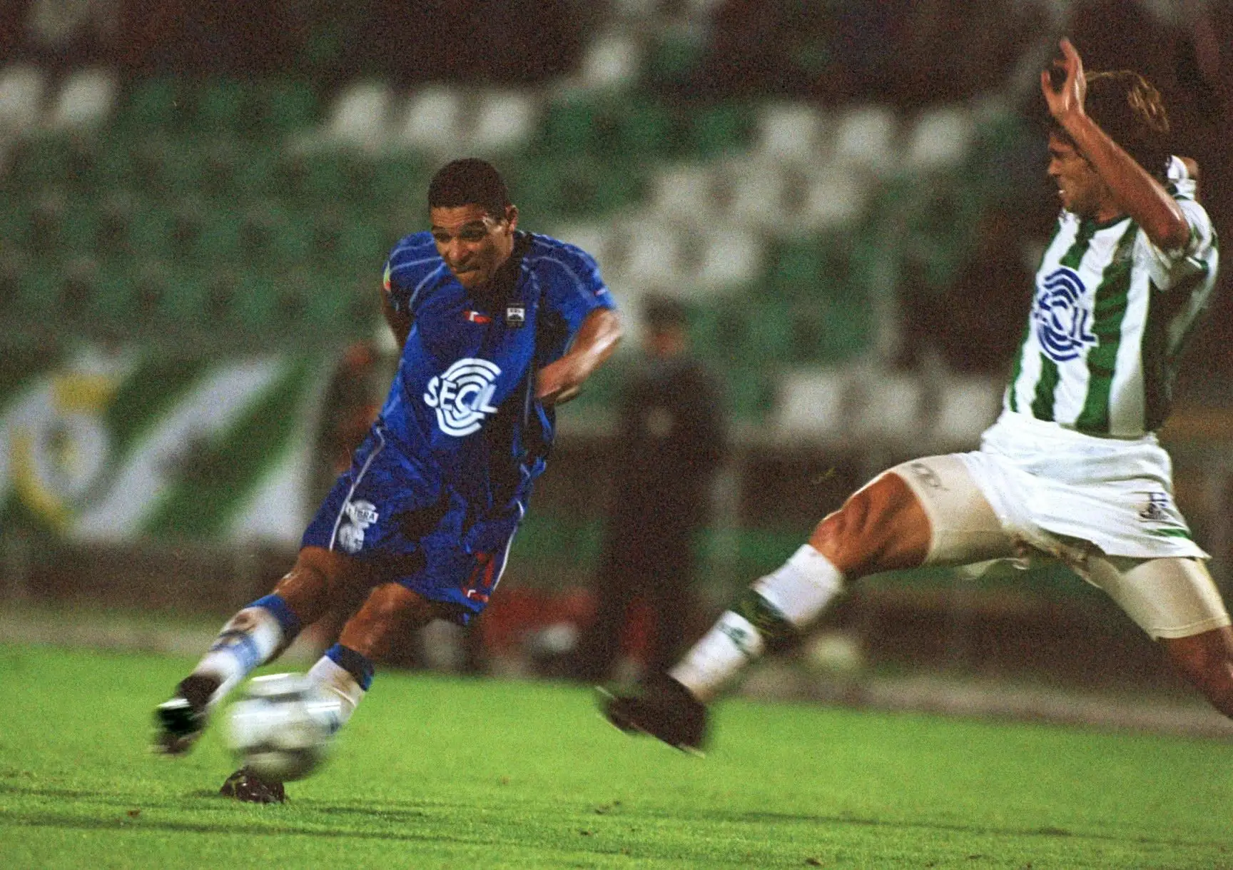 Derlei fez quatro golos no primeiro 7-0 da carreira de Mourinho: “Sempre foi um treinador muito ofensivo. Sempre jogou para a frente”