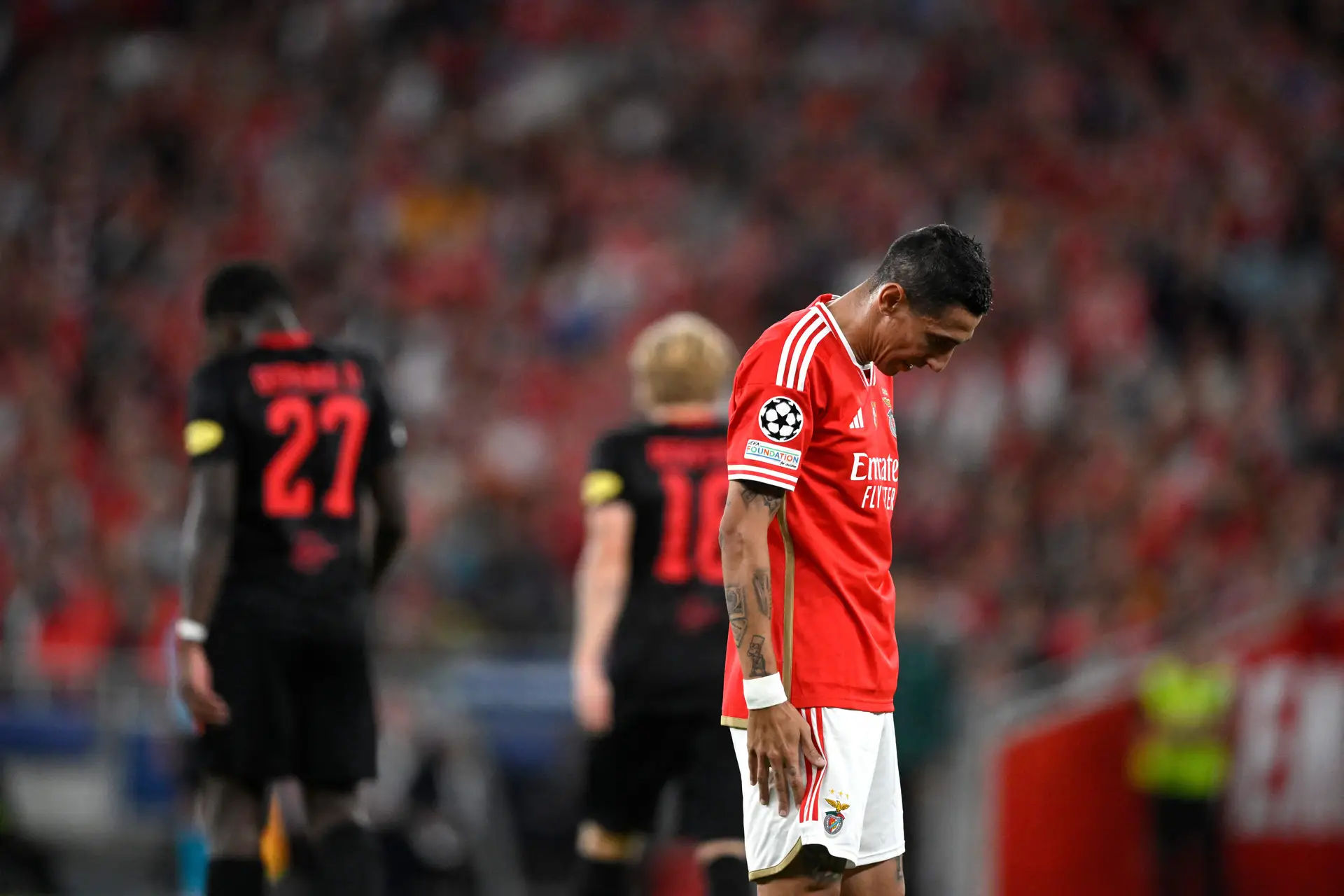Erros teus, má fortuna, Schlager ardente: o Benfica entrou a perder na Liga dos Campeões