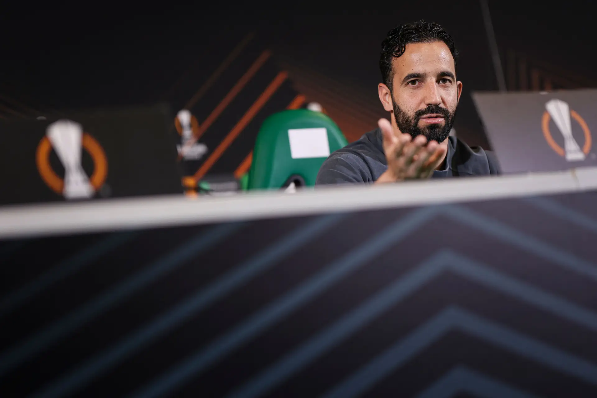 Rúben Amorim: “A Atalanta é tão difícil de entender taticamente que os treinos foram um bocadinho mais confusos”