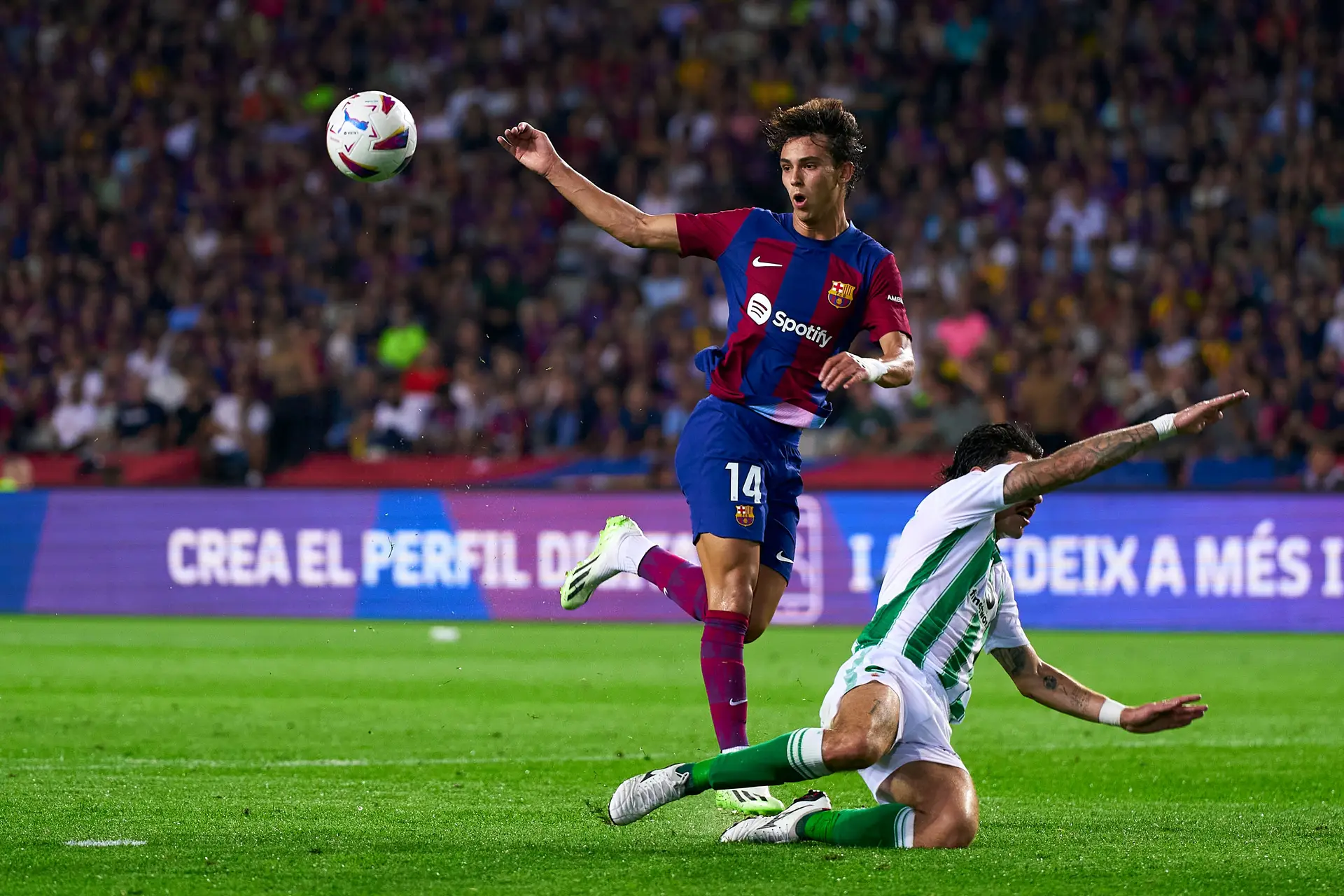 Que bom é ver este João, Feliz apenas por jogar futebol (a crónica