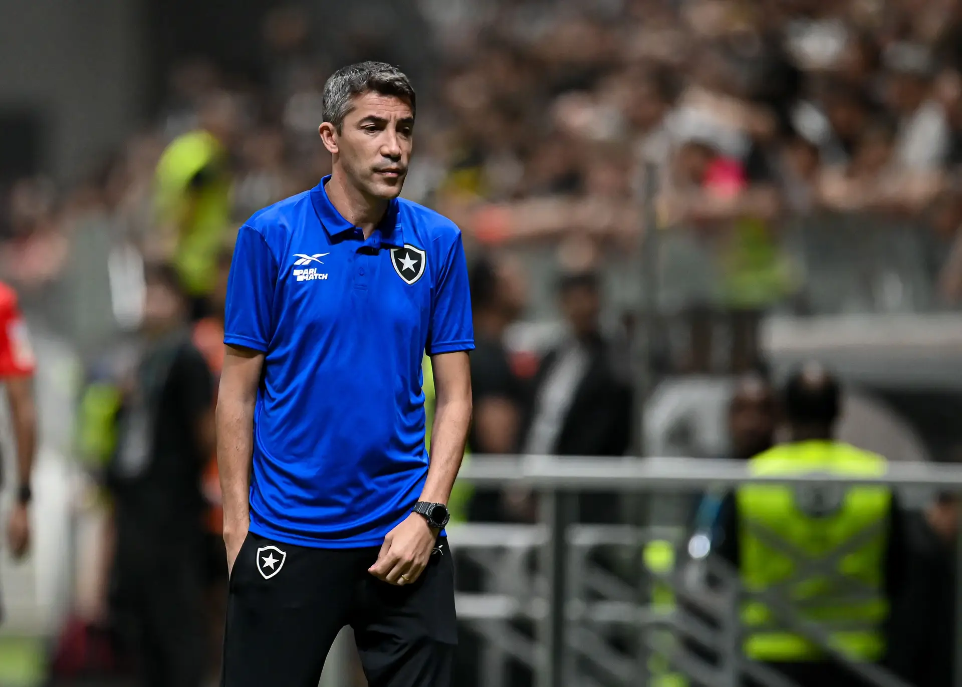 Três meses e muitas críticas depois, Bruno Lage é despedido do Botafogo, líder do Brasileirão