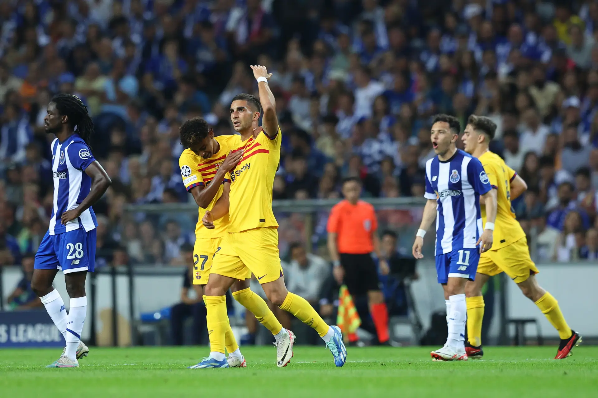 Jogo de loucos no Dragão acaba com empate entre FC Porto e Arouca