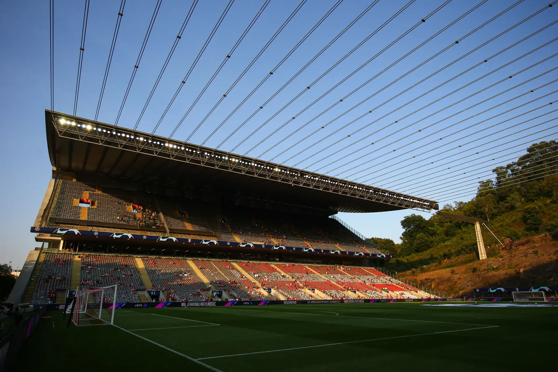 Estádio de Braga custou cerca de 200 milhões de euros e a autarquia quer vendê-lo, no mínimo, por €15 milhões