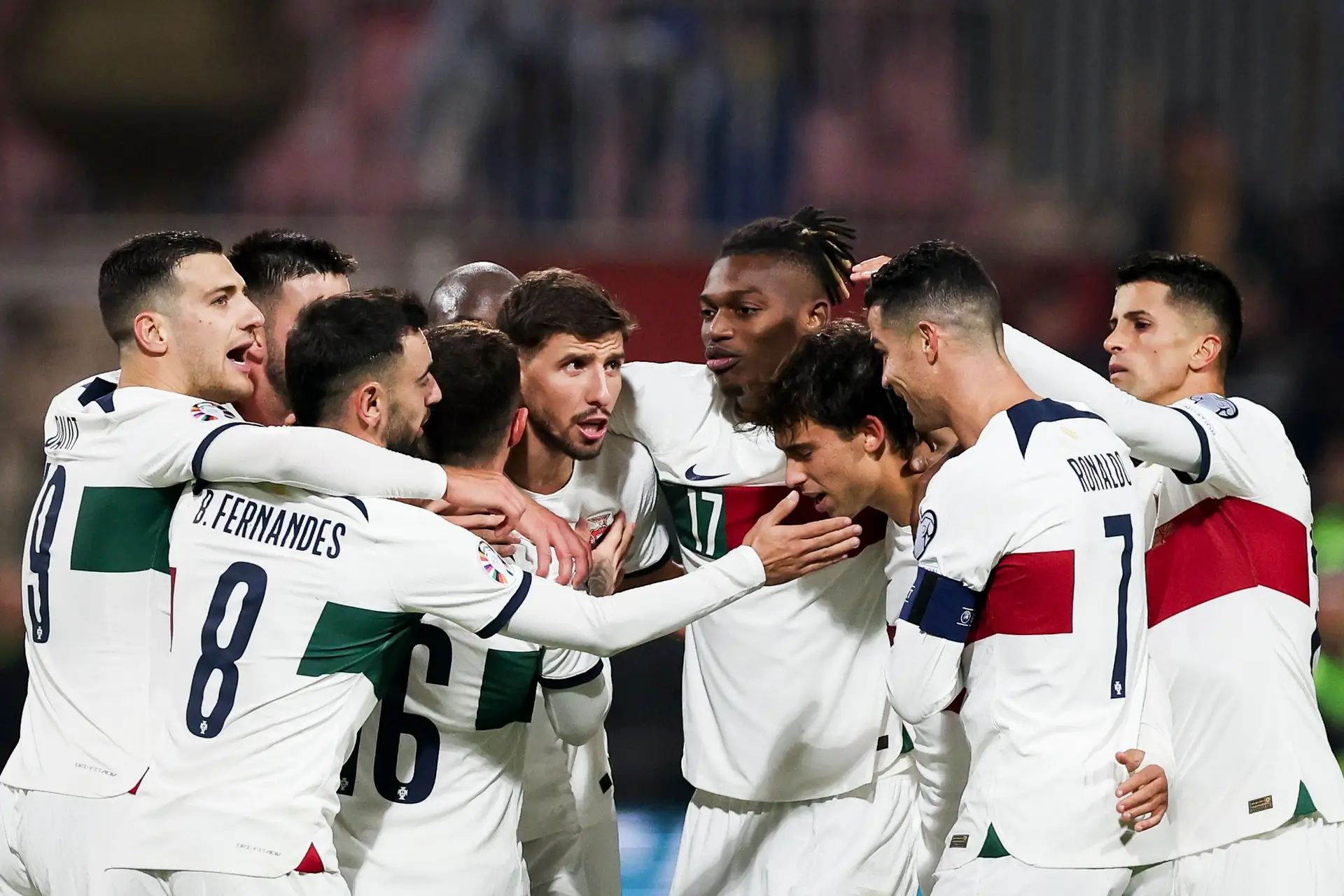 Bis de Ronaldo garante Portugal nos oitavos-de-final, UEFA EURO