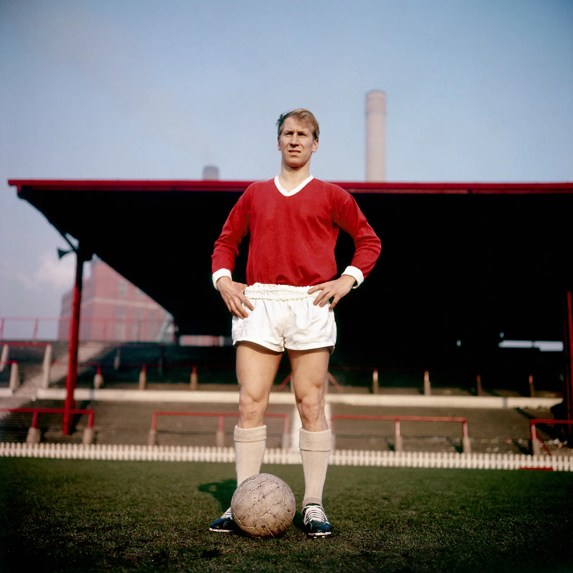 Bola Clássica - Da série Craques das Copas: Bobby Charlton, Bola