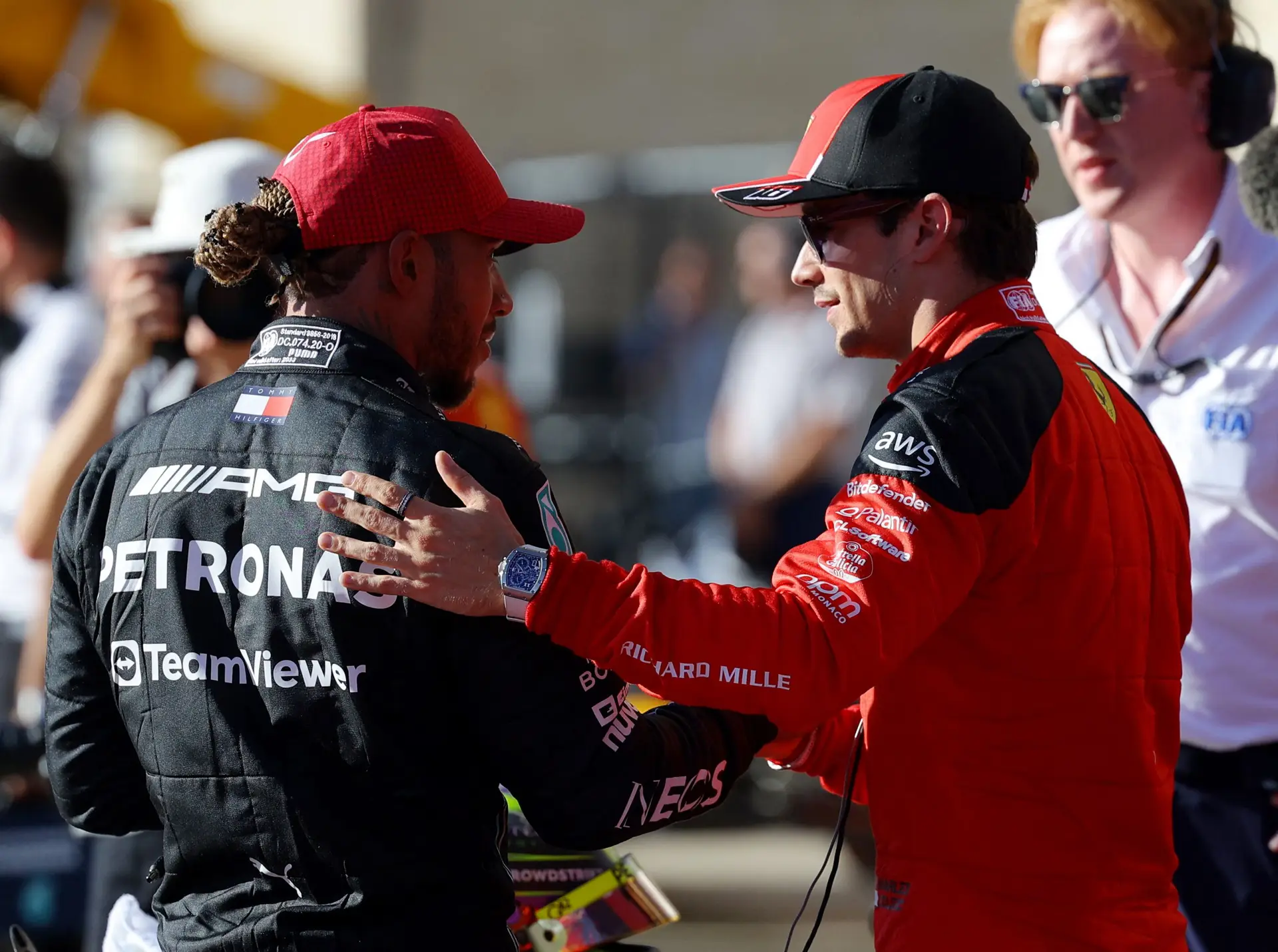 Charles Leclerc vence primeira sessão de treinos livres em