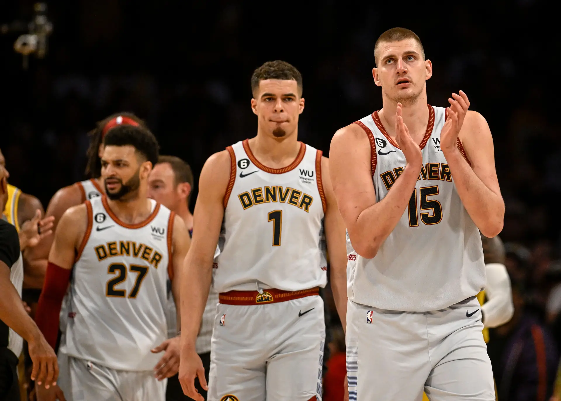 Denver Nuggets surpreendidos em casa e Miami Heat igualam final