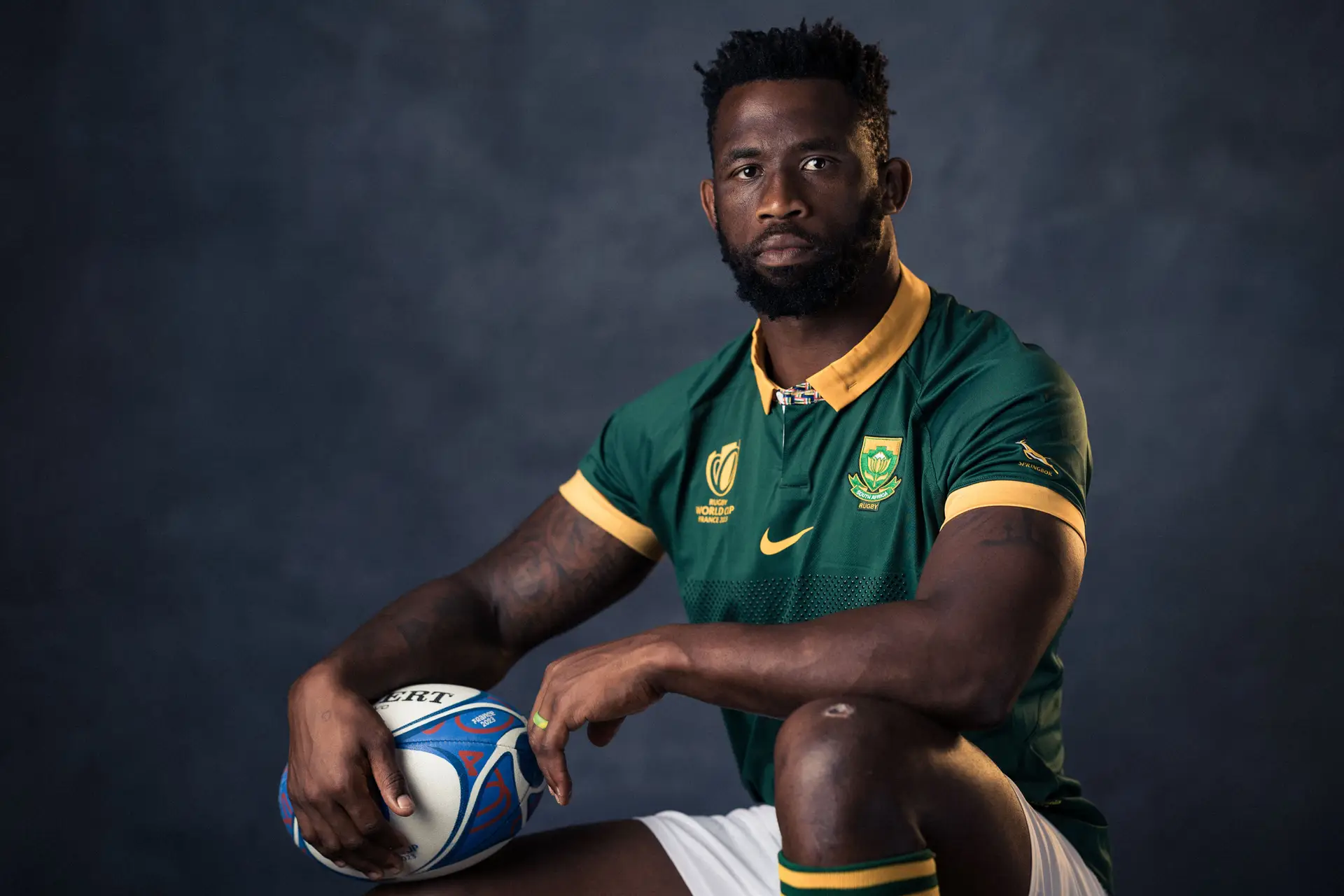 Siya Kolisi, o capitão que joga por mais do que o Mundial: “Se educarmos os  nossos filhos, não teremos de proteger as nossas filhas”