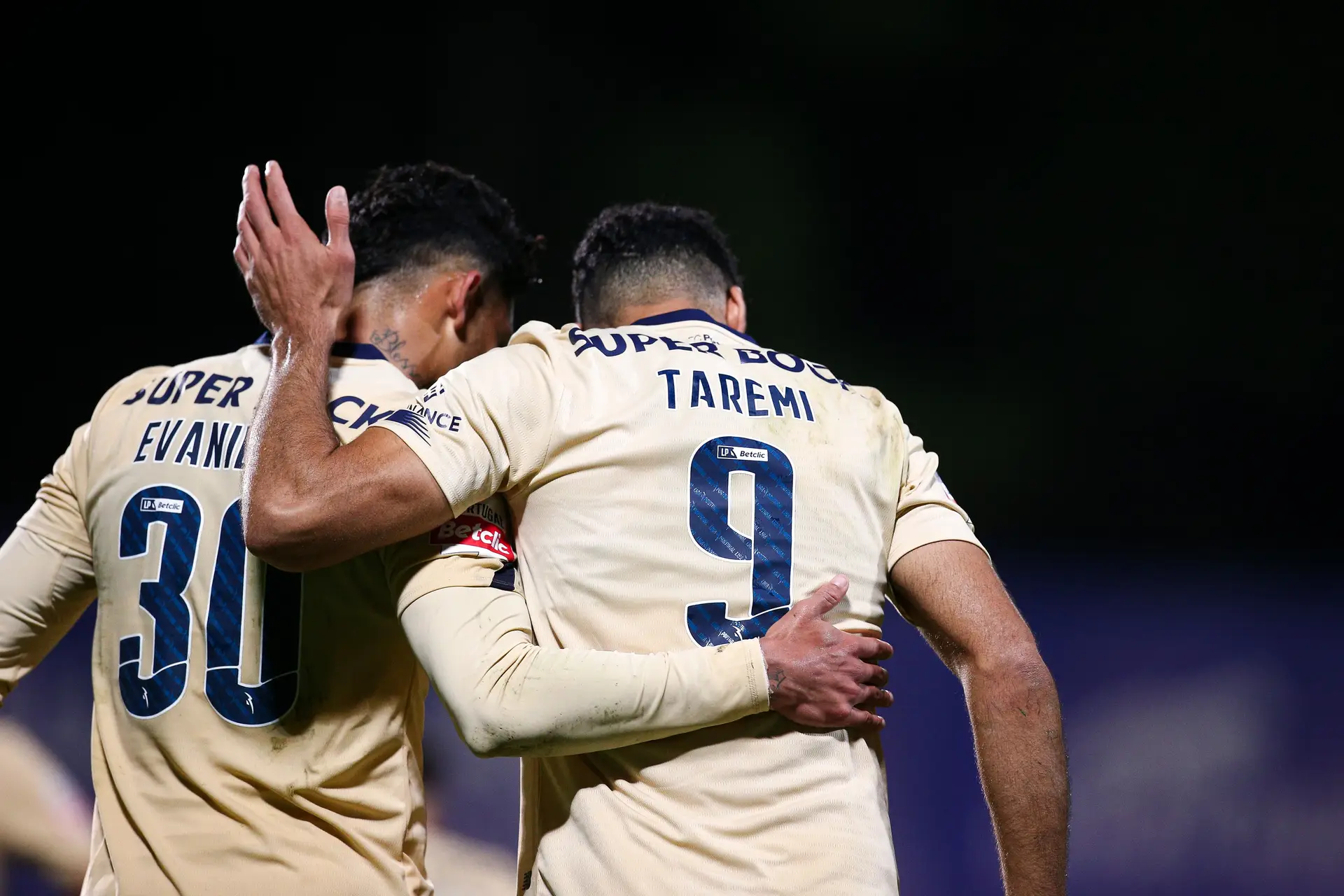 Eis algo incomum em Sérgio Conceição versão 2023/24: a mesma equipa titular (os onzes do FC Porto-Estoril)