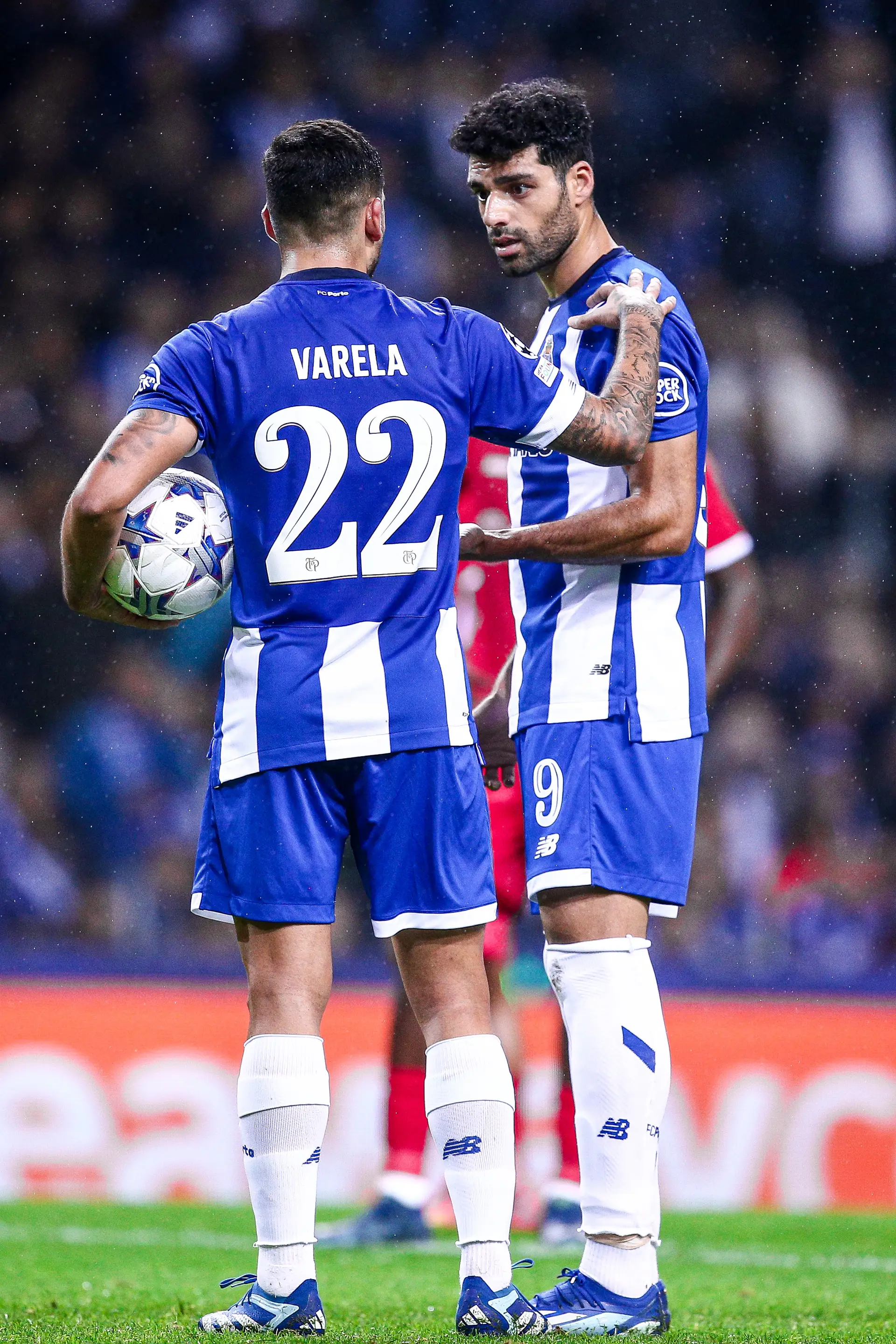 Fora-de-jogo: FC Porto eliminado da Taça da Liga; Ainda o lance de  Eustáquio: Não é punível. Lance de Evaniilson seriaamarelo. Ainda o  possível penalti a favor do Benfica e o golo de