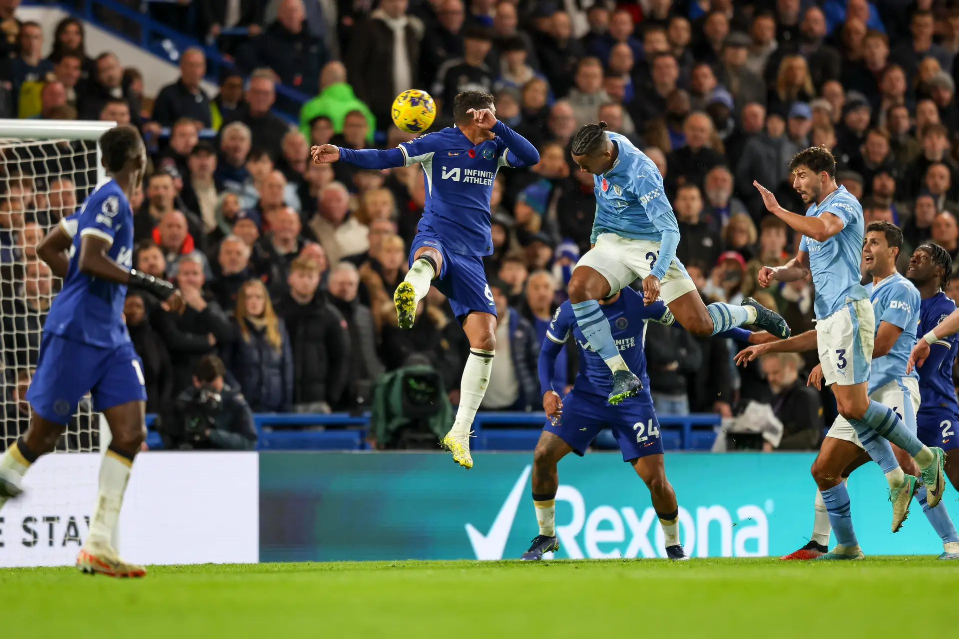 Em jogo de 8 gols e emoção até o fim, Chelsea e City empatam pela Premier  League - Rádio Itatiaia