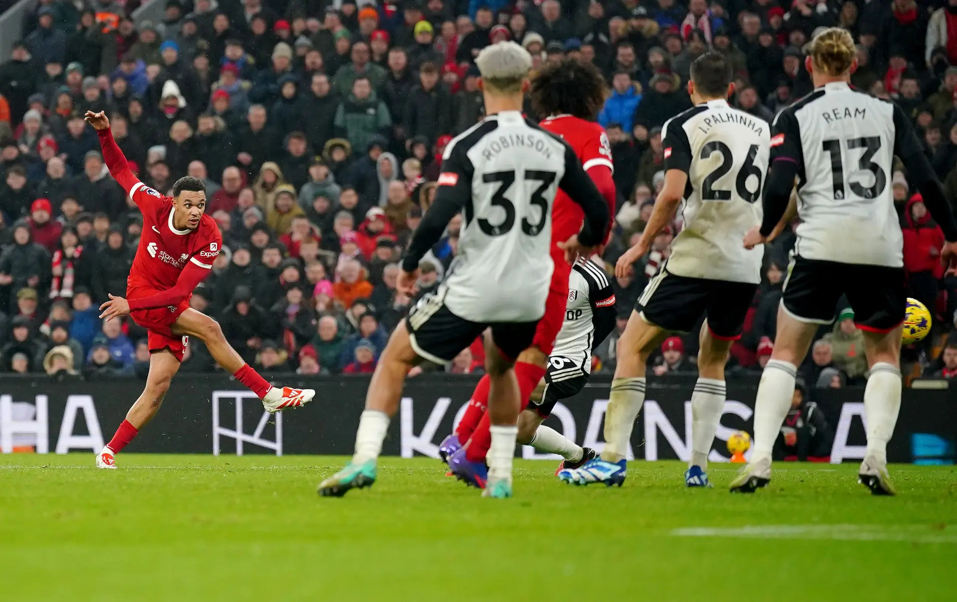 Aos 87 minutos, o Liverpool perdia por 3-2 com o Fulham. Um minuto depois já vencia por 4-3