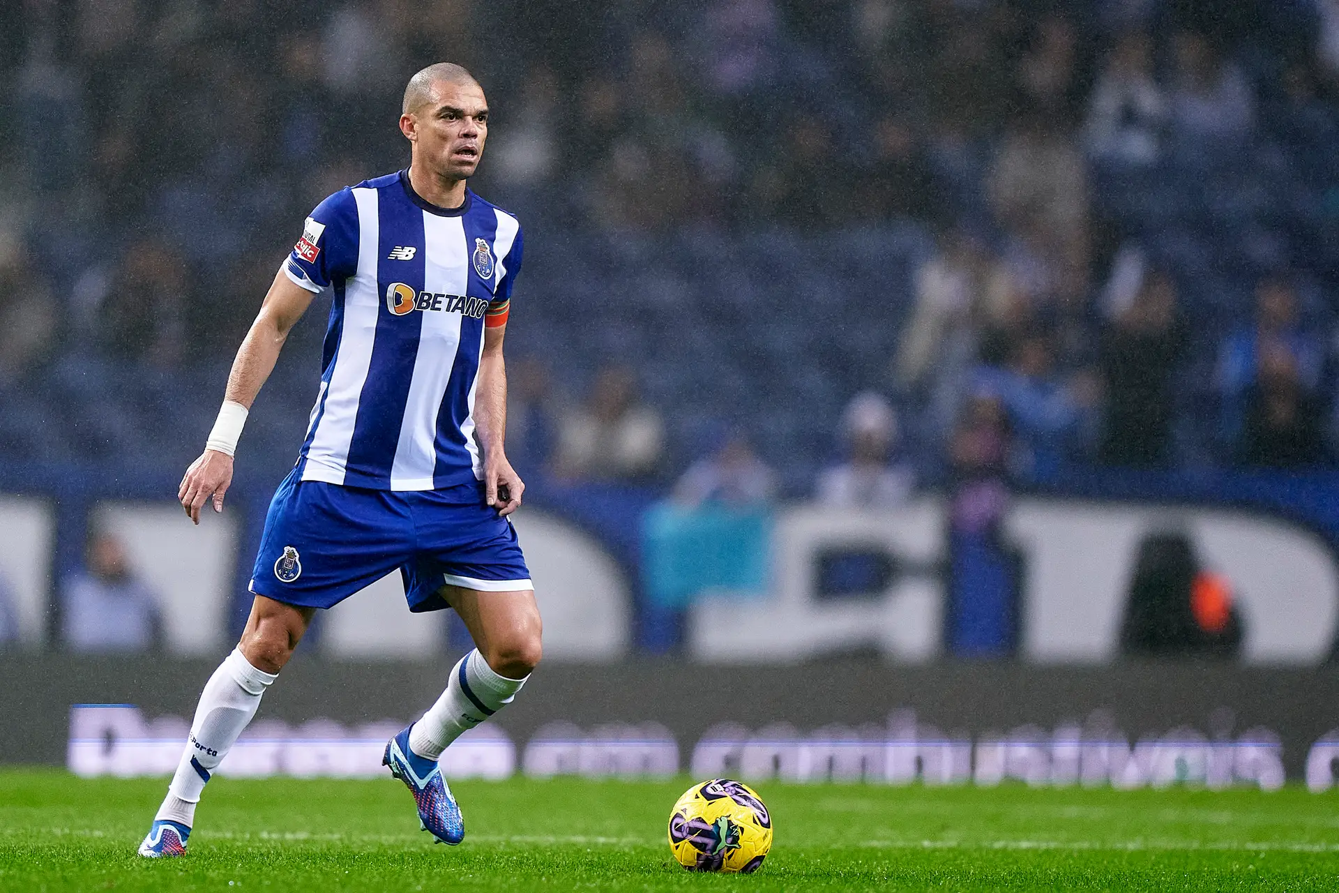 Pepe e Evanilson de regresso ao onze do FC Porto para o dérbi com o Boavista