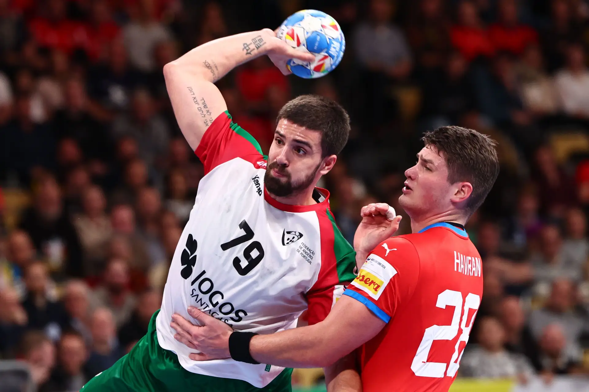 Os 11 golos que Martim Costa marcou à Chéquia, no segundo jogo da fase de grupos do Europeu, foram o melhor registo de um português numa só partida na história das participações no torneio.