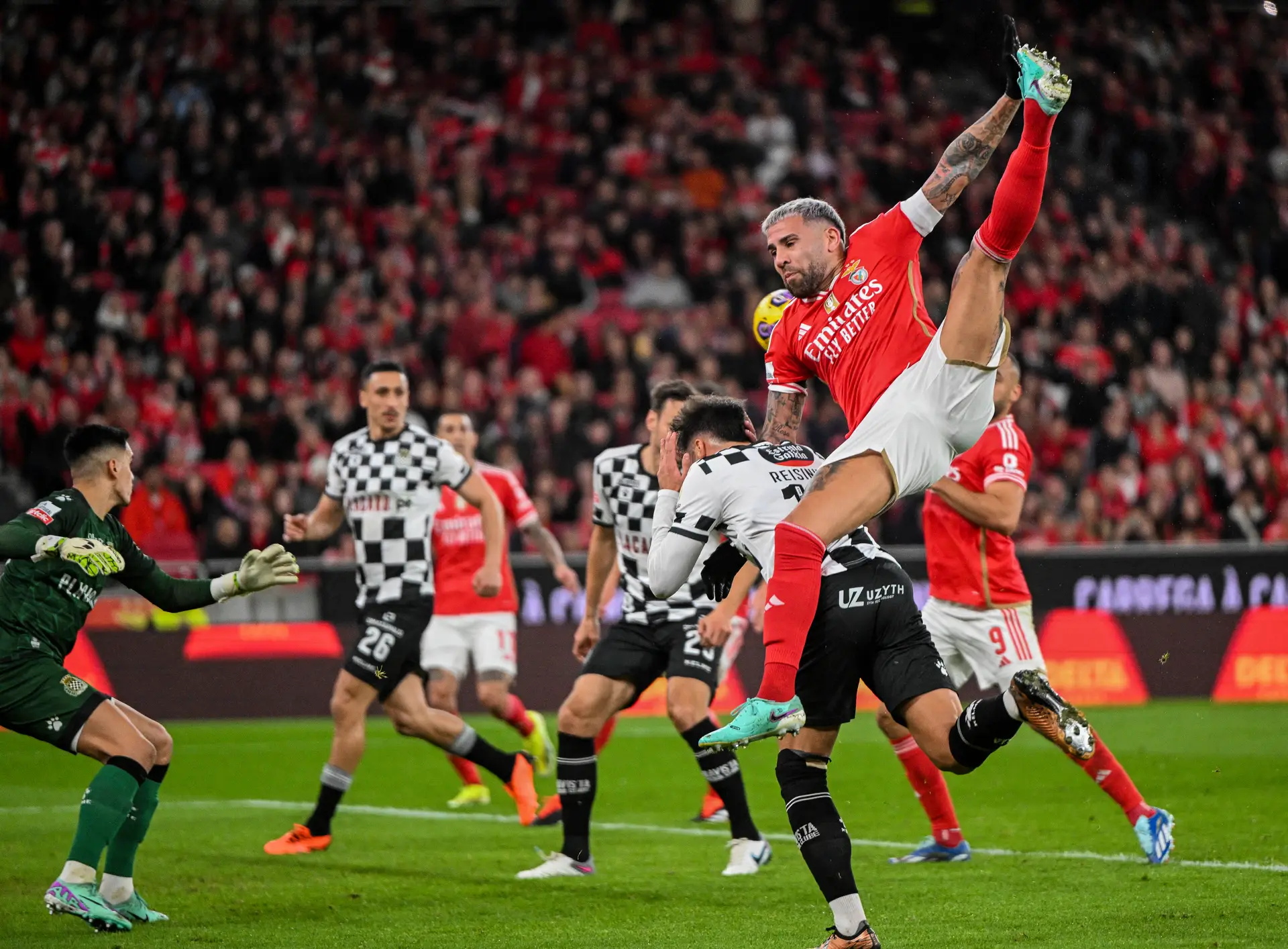 Apesar de Di María, a paralisia do Benfica é real
