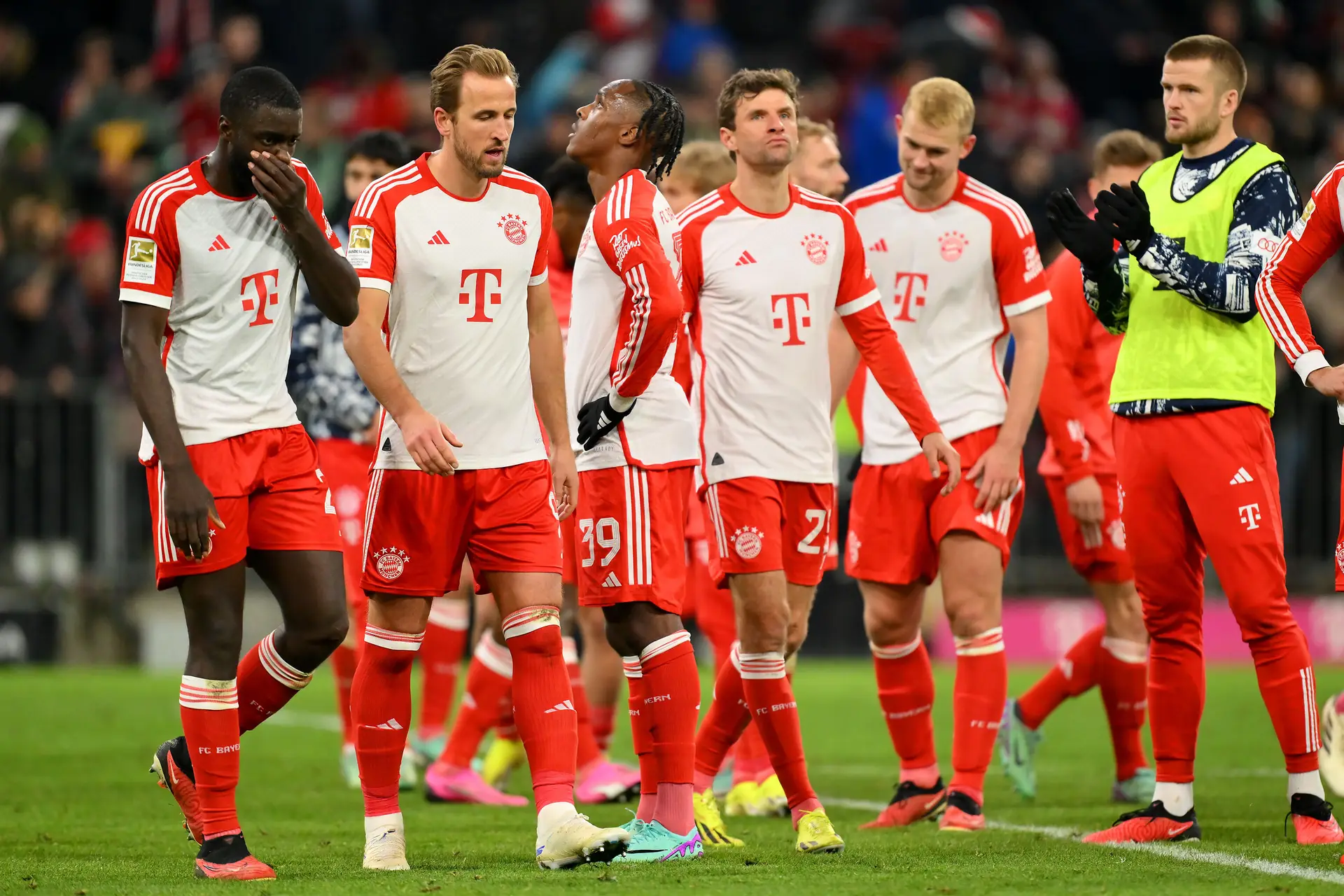 Na Bundesliga, a crença do Bayer Leverkusen contrasta com as dúvidas do Bayern Munique