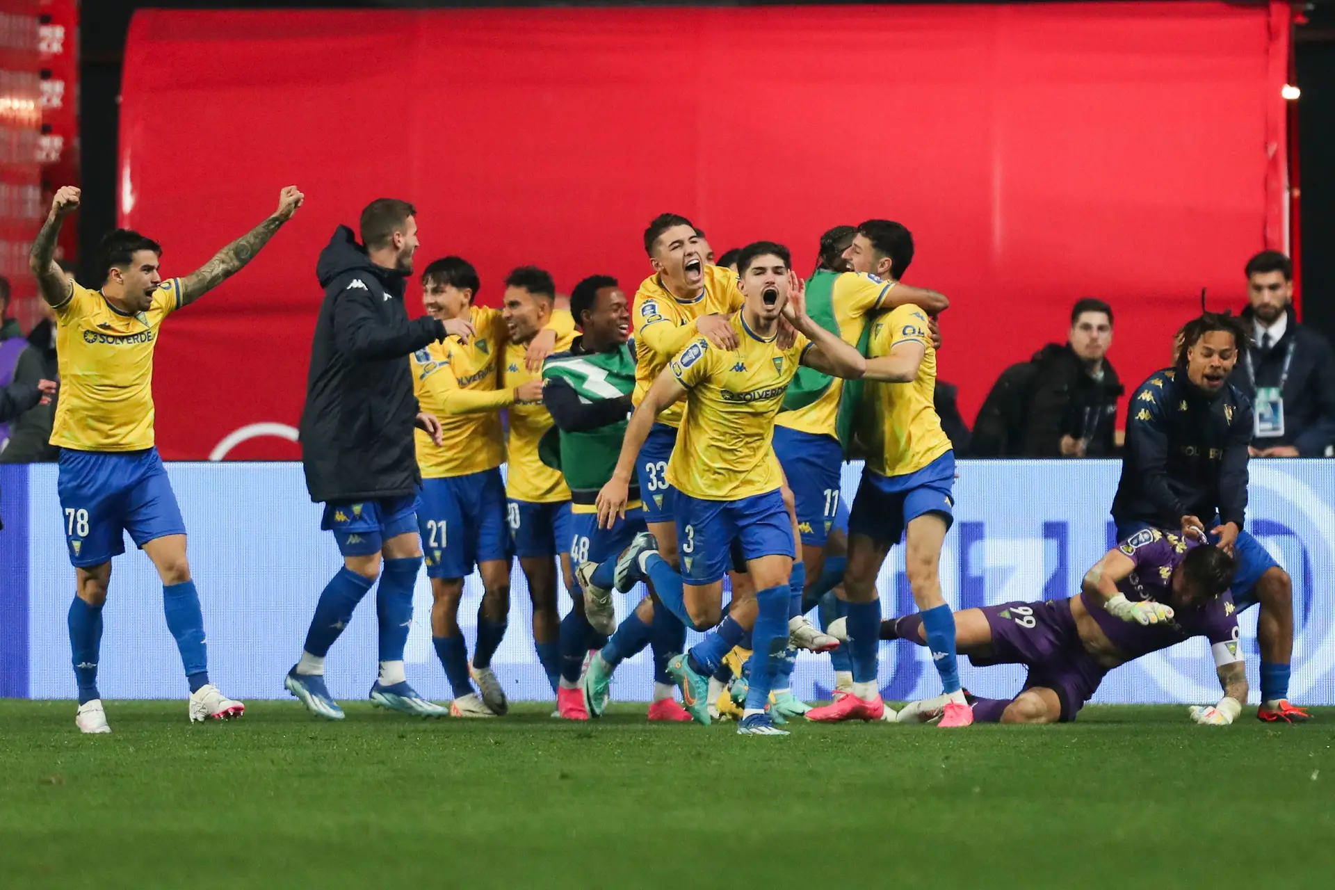 O desperdício condena o Benfica na Taça da Liga das surpresas