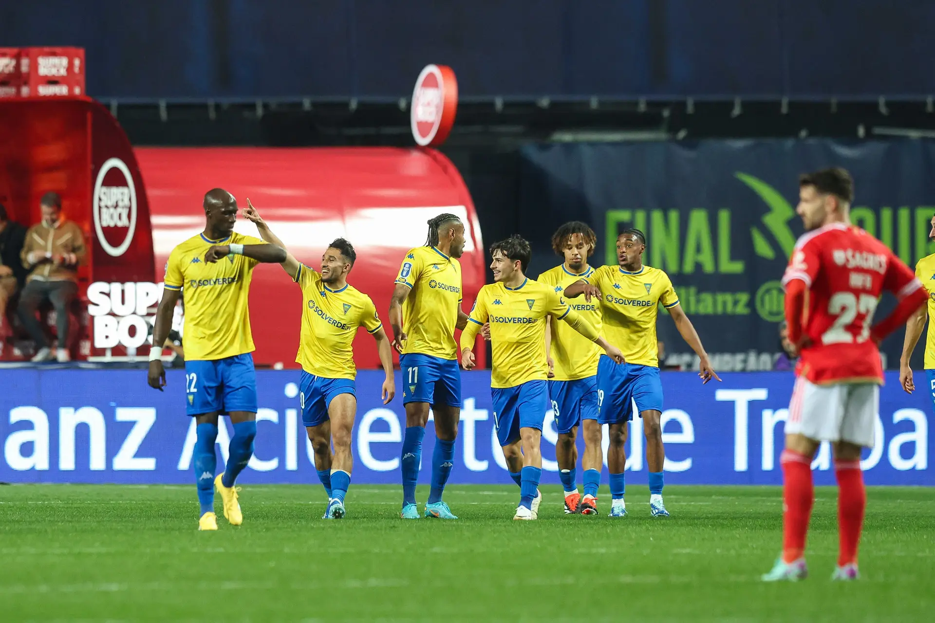 Em direto: Benfica 1-1 Estoril (vitória do Estoril nos penáltis)