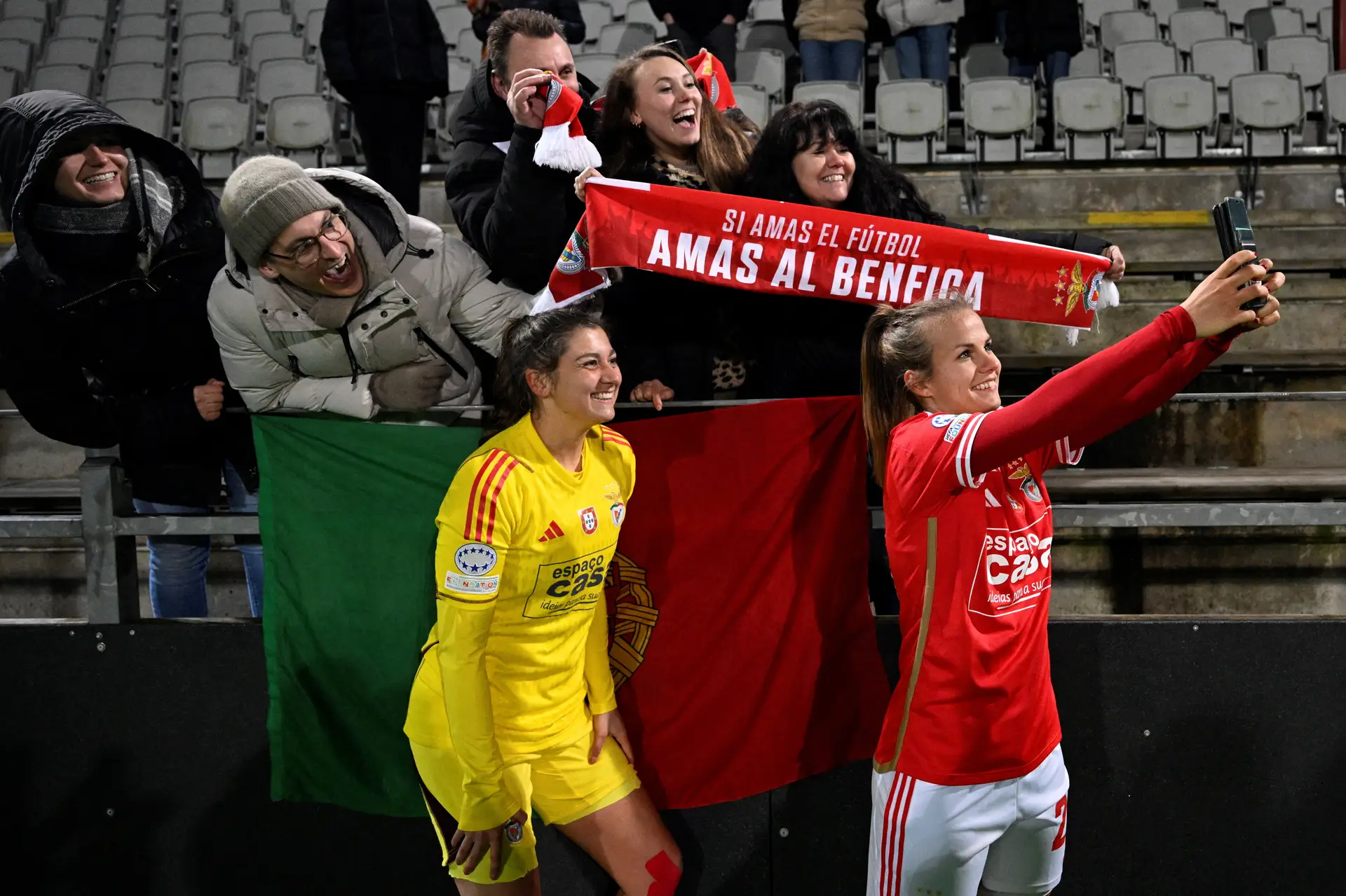 Benfica celebrou na Suécia apuramento para os quartos de final da Liga dos Campeões