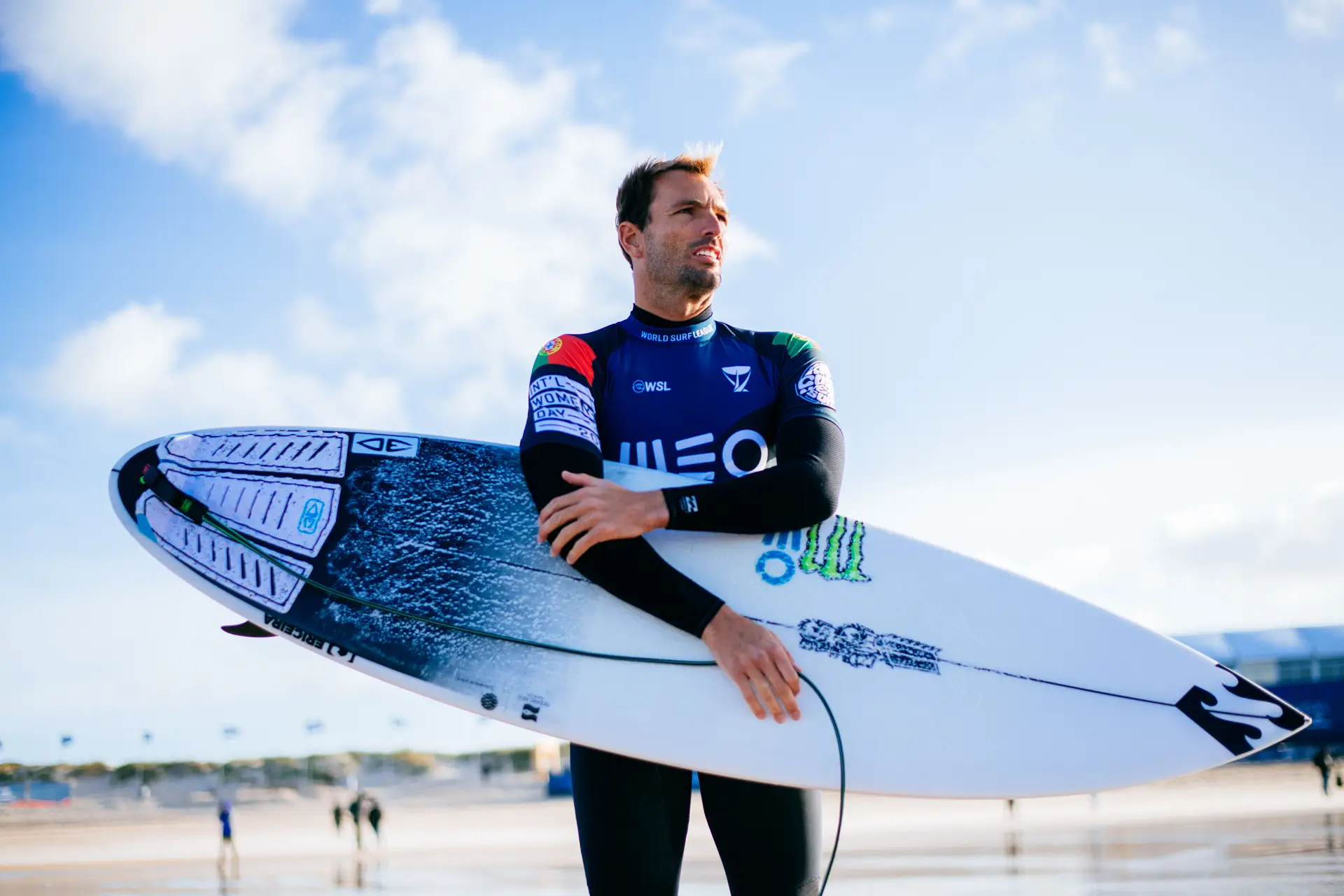 Frederico Morais partiu o tornozelo há três meses e vai competir em Peniche. Tem parafusos, tem medos, mas também ficou cheio de fome