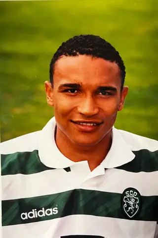 O médio assinou pelo Sporting em 1995/96