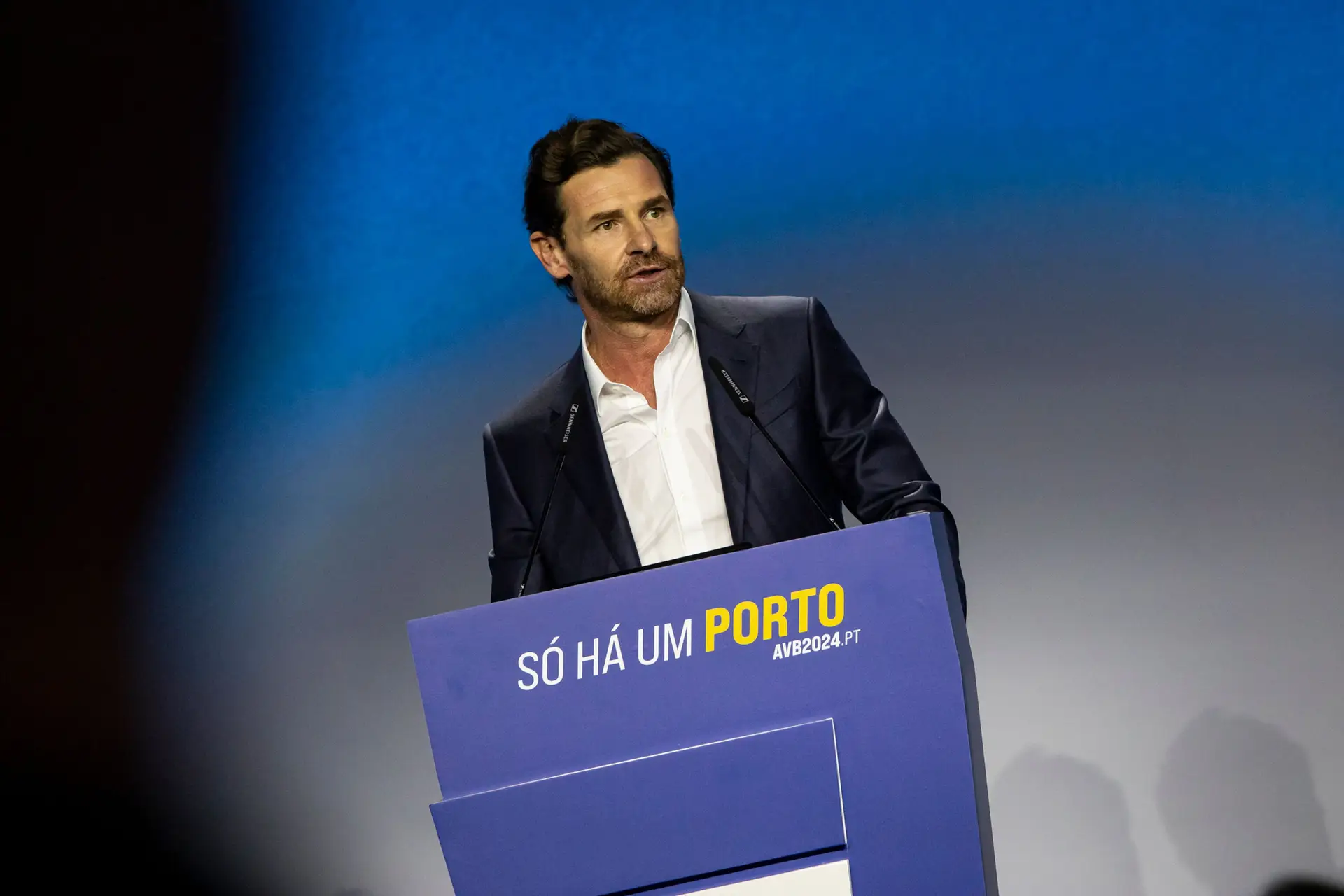 Villas-Boas dispara de volta: “O FC Porto aparenta ser um quintal, com galinha dos ovos de ouro que serve alguns”