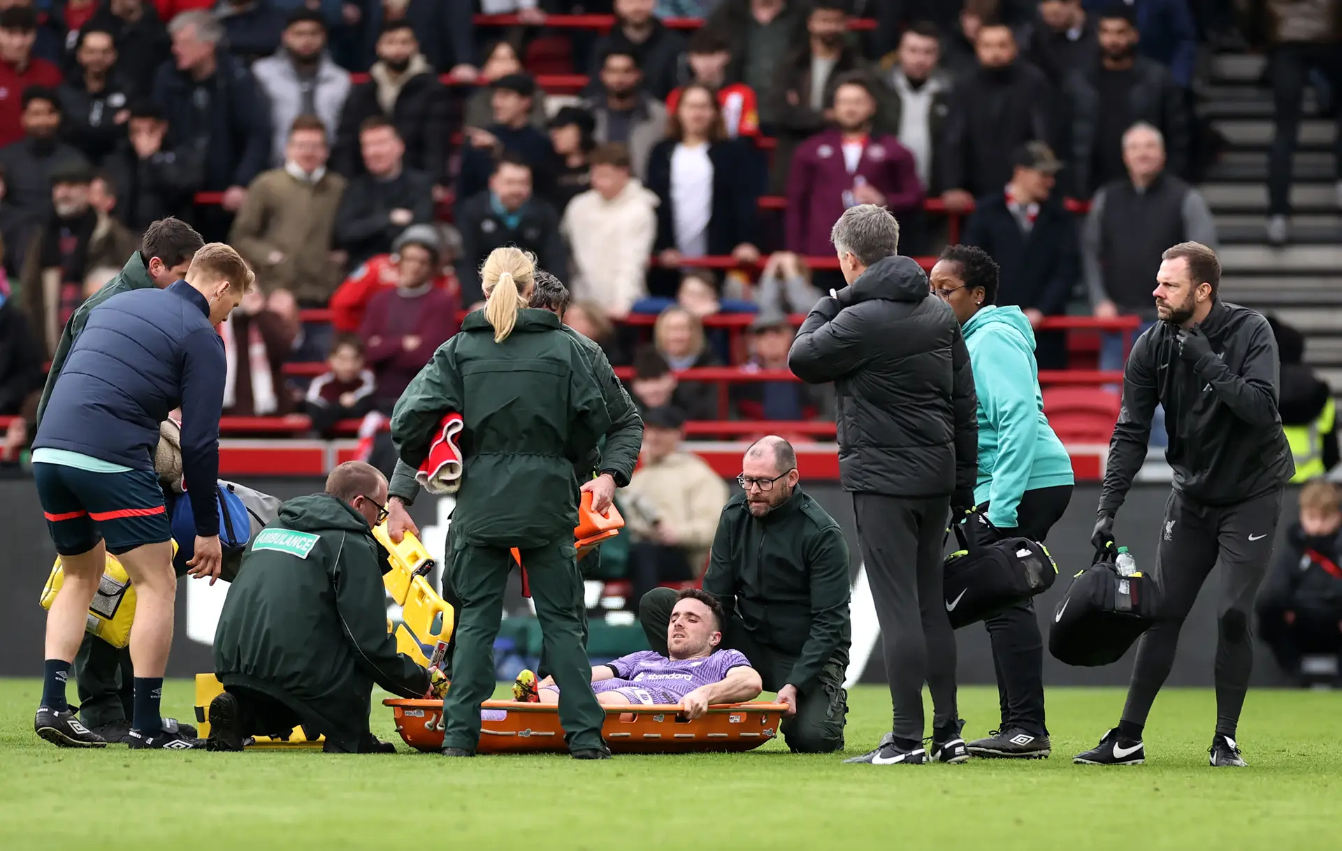 O doce momento de Diogo Jota no Liverpool é travado por uma lesão