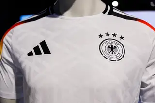 O impensável aconteceu e a Alemanha separou-se da Adidas: no primeiro Mundial que ganhou, o fundador até estava sentado no banco