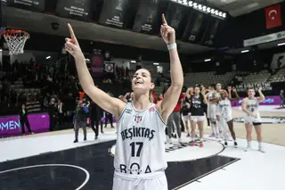 Jovana Nogic, a internacional sérvia que Portugal deixou “destroçada”, está a dominar a Europa com convites da WNBA na mão